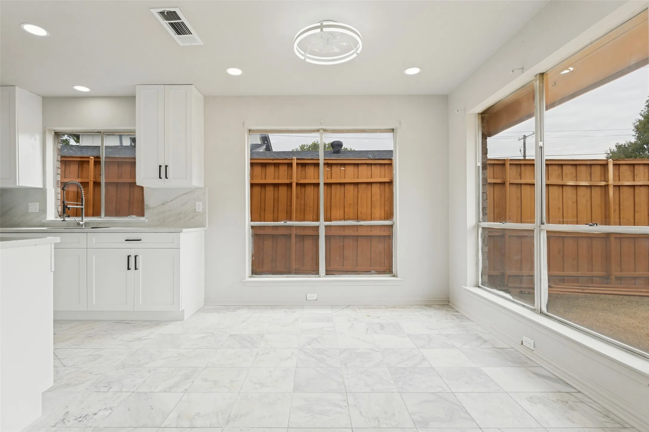 Single Family Residence For Rent in Dallas County , 2205 Phoenix Drive, Garland, Texas 75040, 3 Bedroom, 2 Bathroom, 2 Garage spaces, 1,736 Sqft, built in 1979, mls#21408818, Real Estate Agent in Garland, Homes For Rent in Dallas county, Homes For Rent in Garland, Realtor in Garland Texas, Real Estate Brokerage Independent Realty Texas, Luminita Cordes Realtor