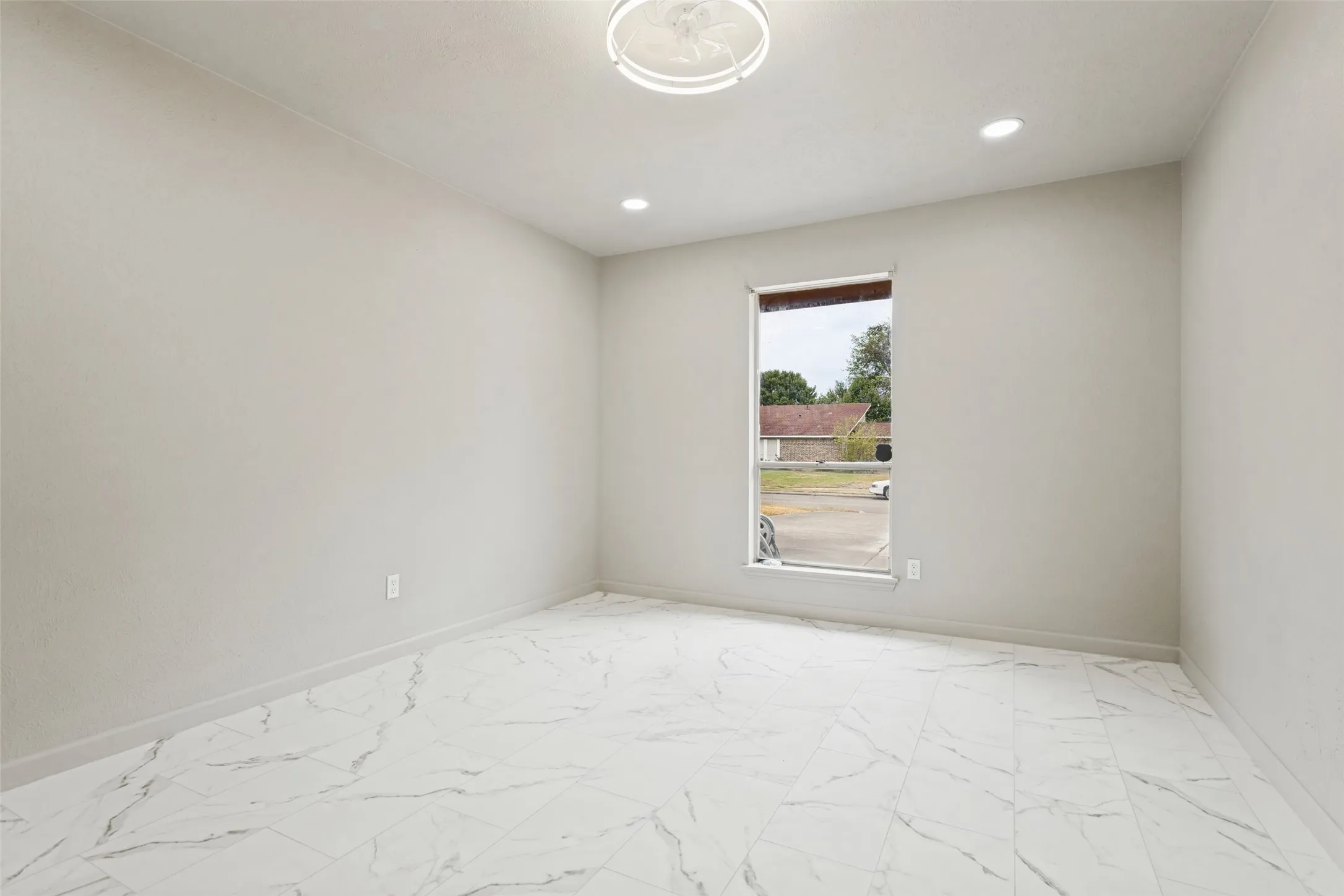 Single Family Residence For Rent in Dallas County , 2205 Phoenix Drive, Garland, Texas 75040, 3 Bedroom, 2 Bathroom, 2 Garage spaces, 1,736 Sqft, built in 1979, mls#21408818, Real Estate Agent in Garland, Homes For Rent in Dallas county, Homes For Rent in Garland, Realtor in Garland Texas, Real Estate Brokerage Independent Realty Texas, Luminita Cordes Realtor