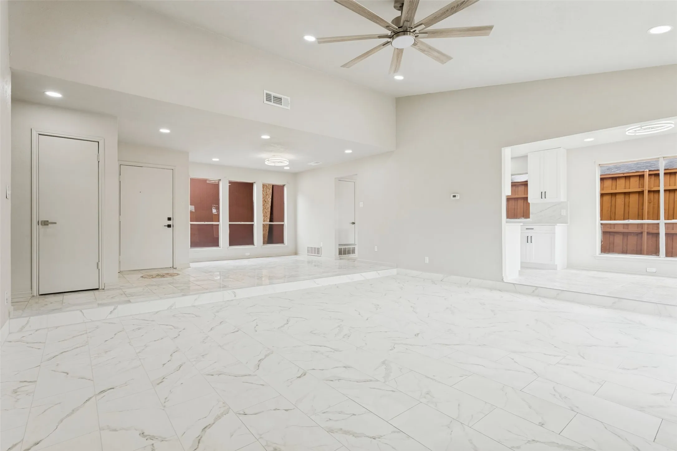 Single Family Residence For Rent in Dallas County , 2205 Phoenix Drive, Garland, Texas 75040, 3 Bedroom, 2 Bathroom, 2 Garage spaces, 1,736 Sqft, built in 1979, mls#21408818, Real Estate Agent in Garland, Homes For Rent in Dallas county, Homes For Rent in Garland, Realtor in Garland Texas, Real Estate Brokerage Independent Realty Texas, Luminita Cordes Realtor