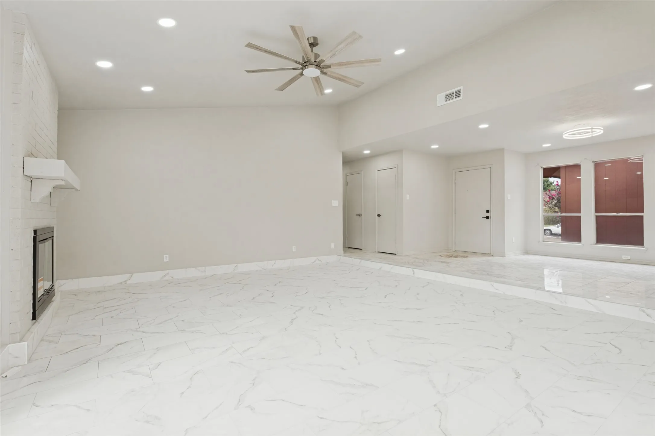Single Family Residence For Rent in Dallas County , 2205 Phoenix Drive, Garland, Texas 75040, 3 Bedroom, 2 Bathroom, 2 Garage spaces, 1,736 Sqft, built in 1979, mls#21408818, Real Estate Agent in Garland, Homes For Rent in Dallas county, Homes For Rent in Garland, Realtor in Garland Texas, Real Estate Brokerage Independent Realty Texas, Luminita Cordes Realtor