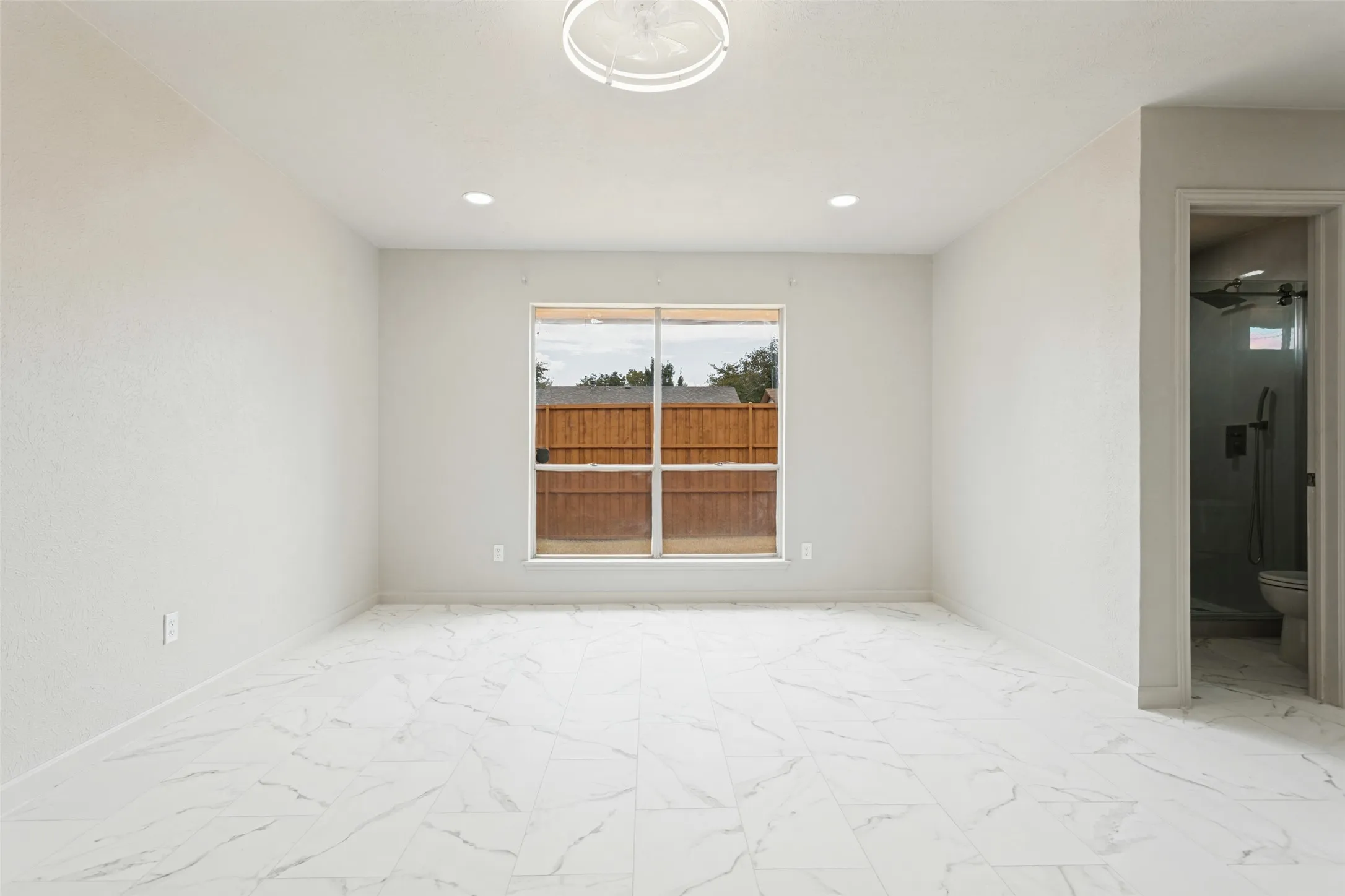 Single Family Residence For Rent in Dallas County , 2205 Phoenix Drive, Garland, Texas 75040, 3 Bedroom, 2 Bathroom, 2 Garage spaces, 1,736 Sqft, built in 1979, mls#21408818, Real Estate Agent in Garland, Homes For Rent in Dallas county, Homes For Rent in Garland, Realtor in Garland Texas, Real Estate Brokerage Independent Realty Texas, Luminita Cordes Realtor