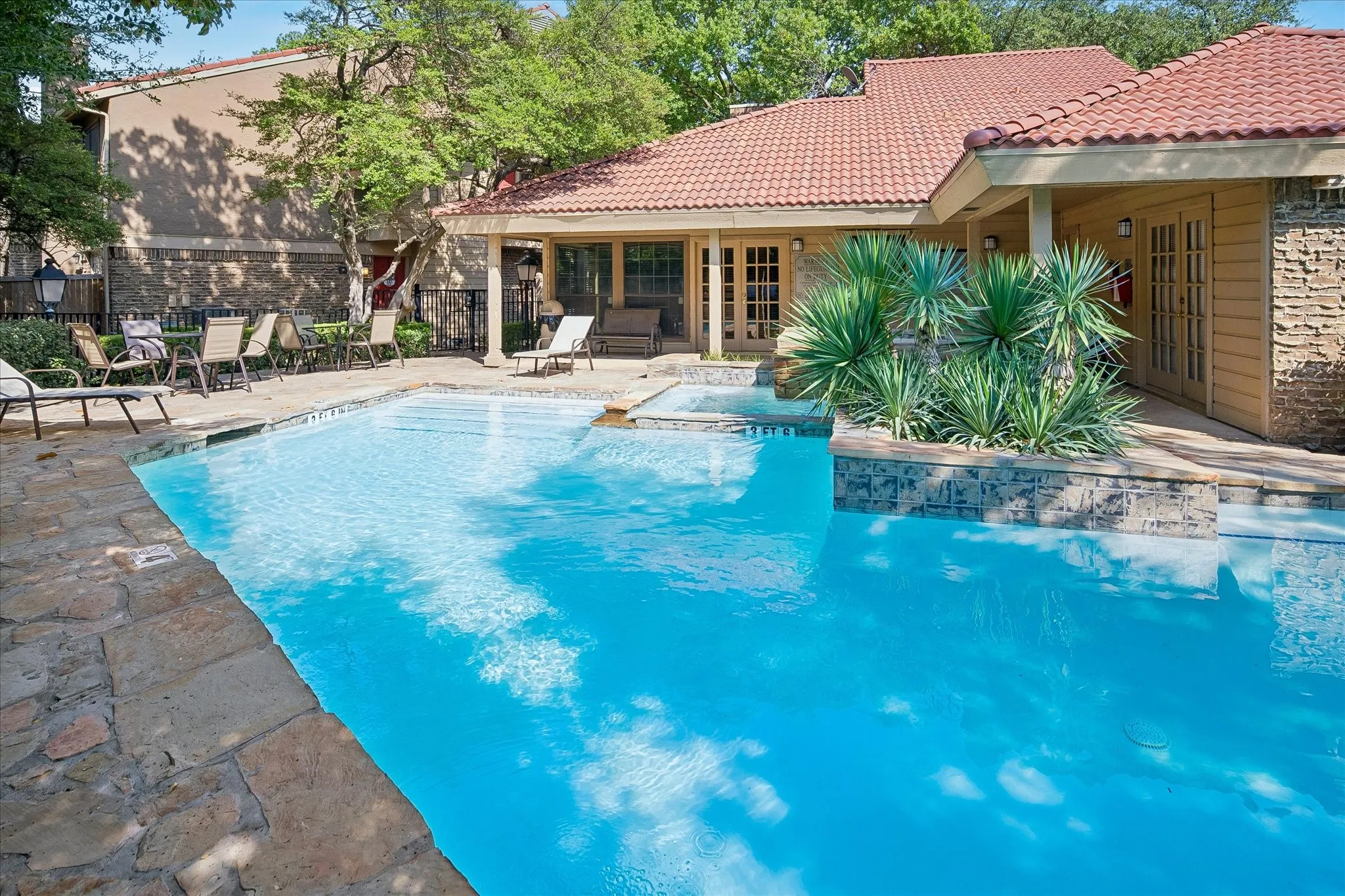 Condominium For Sale in Dallas County , 5200 Martel Avenue 6G, Dallas, Texas 75206, 1 Bedroom, 2 Bathroom, 1 Garage spaces, 952 Sqft, built in 1981, mls#21408140, Real Estate Agent in Dallas, Homes For Sale in Dallas county, Homes For Sale in Dallas, Realtor in Dallas Texas, Real Estate Brokerage Independent Realty Texas, Luminita Cordes Realtor