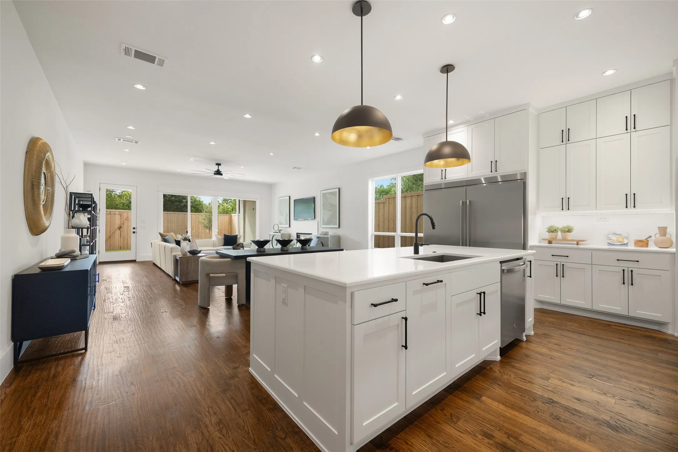 Single Family Residence For Sale in Dallas County , 6304 Covington Lane, Dallas, Texas 75214, 3 Bedroom, 3 Bathroom, 2 Garage spaces, 3,179 Sqft, built in 2025, mls#21408485, Real Estate Agent in Dallas, Homes For Sale in Dallas county, Homes For Sale in Dallas, Realtor in Dallas Texas, Real Estate Brokerage Independent Realty Texas, Luminita Cordes Realtor