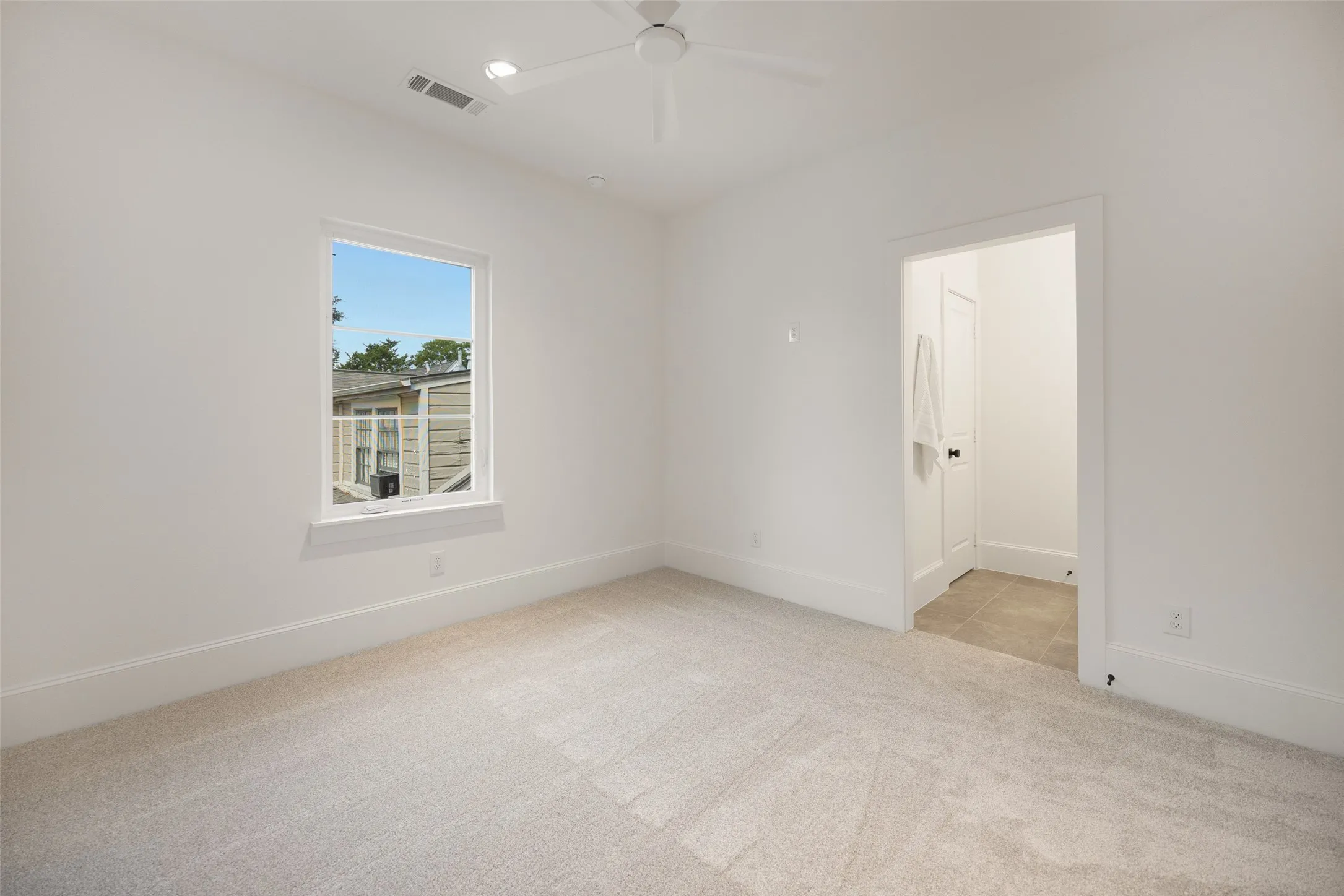 Single Family Residence For Sale in Dallas County , 6304 Covington Lane, Dallas, Texas 75214, 3 Bedroom, 3 Bathroom, 2 Garage spaces, 3,179 Sqft, built in 2025, mls#21408485, Real Estate Agent in Dallas, Homes For Sale in Dallas county, Homes For Sale in Dallas, Realtor in Dallas Texas, Real Estate Brokerage Independent Realty Texas, Luminita Cordes Realtor