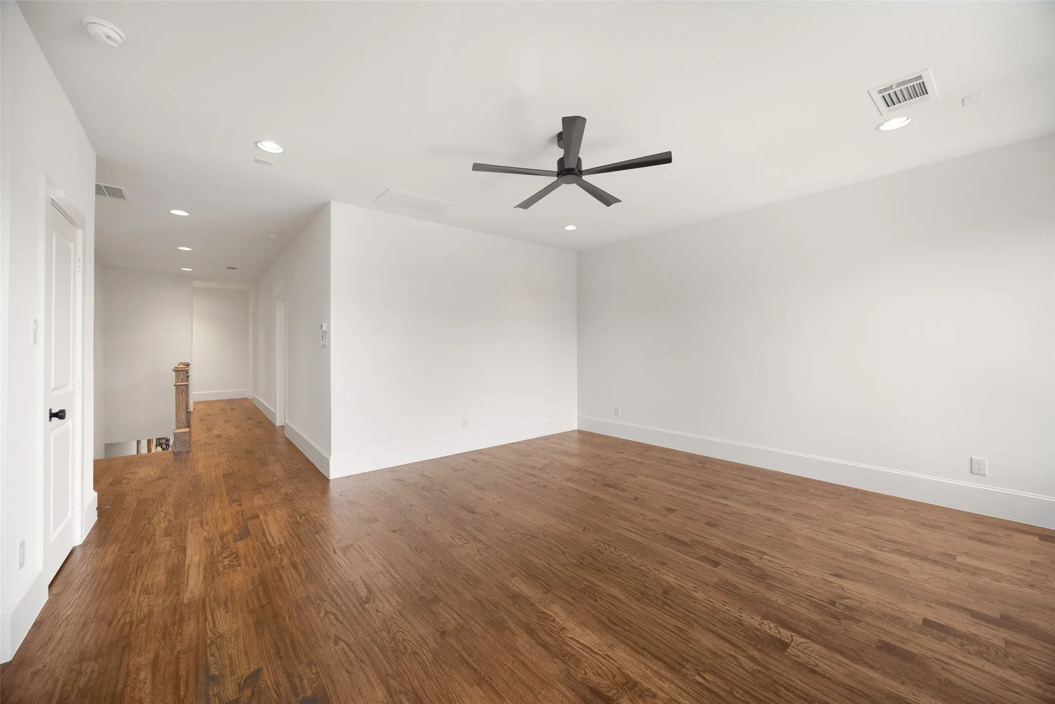 Single Family Residence For Sale in Dallas County , 6304 Covington Lane, Dallas, Texas 75214, 3 Bedroom, 3 Bathroom, 2 Garage spaces, 3,179 Sqft, built in 2025, mls#21408485, Real Estate Agent in Dallas, Homes For Sale in Dallas county, Homes For Sale in Dallas, Realtor in Dallas Texas, Real Estate Brokerage Independent Realty Texas, Luminita Cordes Realtor