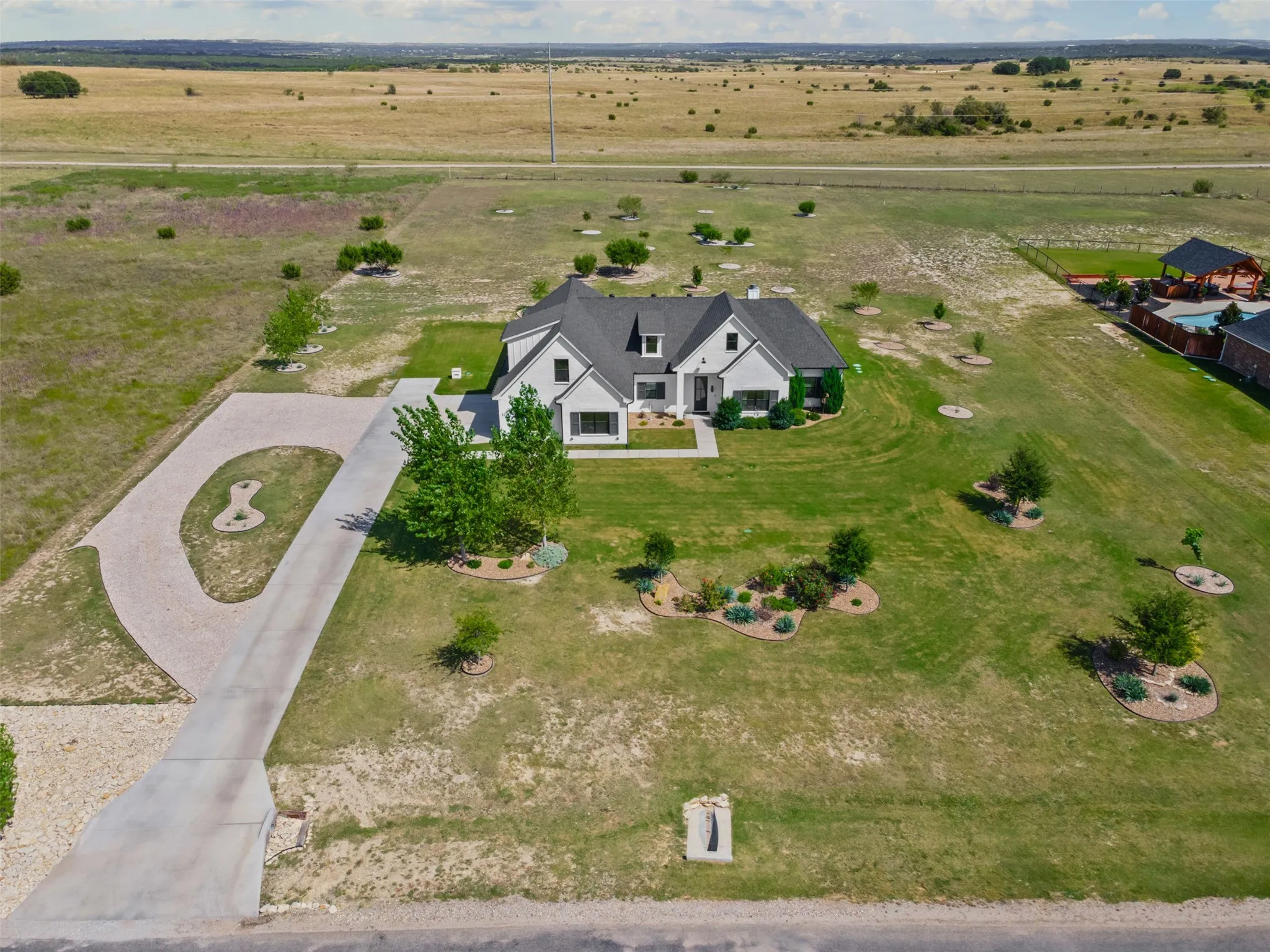 Single Family Residence For Sale in Parker County , 2045 Eagles Ridge Drive, Weatherford, Texas 76087, 4 Bedroom, 4 Bathroom, 3 Garage spaces, 3,000 Sqft, built in 2021, mls#21406274, Real Estate Agent in Weatherford, Homes For Sale in Parker county, Homes For Sale in Weatherford, Realtor in Weatherford Texas, Real Estate Brokerage Independent Realty Texas, Luminita Cordes Realtor