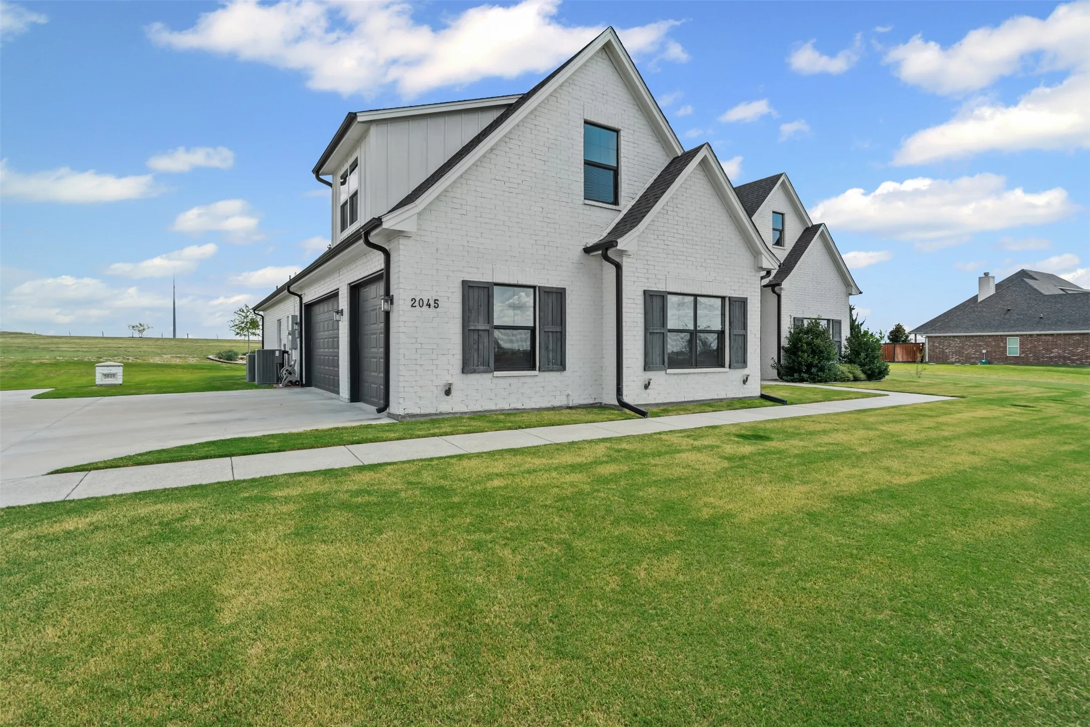 Single Family Residence For Sale in Parker County , 2045 Eagles Ridge Drive, Weatherford, Texas 76087, 4 Bedroom, 4 Bathroom, 3 Garage spaces, 3,000 Sqft, built in 2021, mls#21406274, Real Estate Agent in Weatherford, Homes For Sale in Parker county, Homes For Sale in Weatherford, Realtor in Weatherford Texas, Real Estate Brokerage Independent Realty Texas, Luminita Cordes Realtor