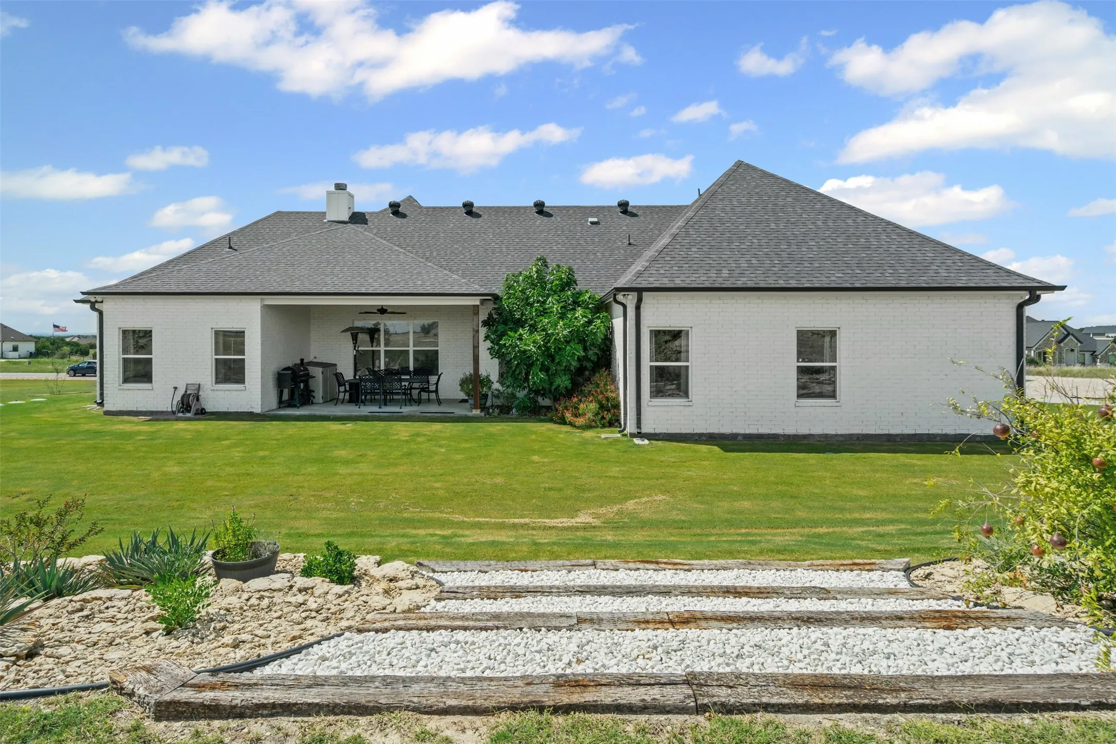 Single Family Residence For Sale in Parker County , 2045 Eagles Ridge Drive, Weatherford, Texas 76087, 4 Bedroom, 4 Bathroom, 3 Garage spaces, 3,000 Sqft, built in 2021, mls#21406274, Real Estate Agent in Weatherford, Homes For Sale in Parker county, Homes For Sale in Weatherford, Realtor in Weatherford Texas, Real Estate Brokerage Independent Realty Texas, Luminita Cordes Realtor
