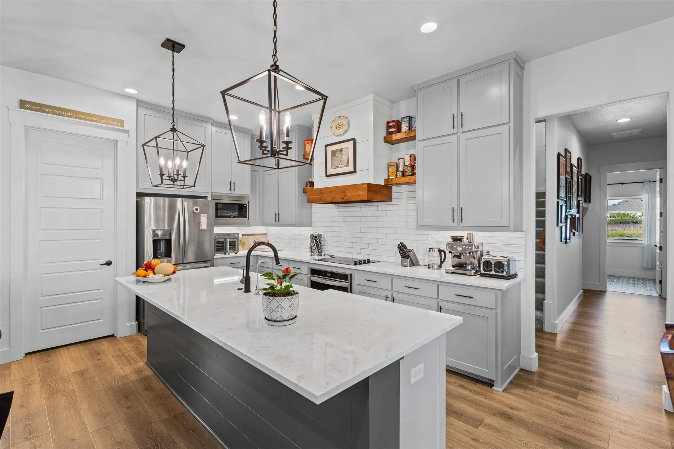 Single Family Residence For Sale in Parker County , 2045 Eagles Ridge Drive, Weatherford, Texas 76087, 4 Bedroom, 4 Bathroom, 3 Garage spaces, 3,000 Sqft, built in 2021, mls#21406274, Real Estate Agent in Weatherford, Homes For Sale in Parker county, Homes For Sale in Weatherford, Realtor in Weatherford Texas, Real Estate Brokerage Independent Realty Texas, Luminita Cordes Realtor