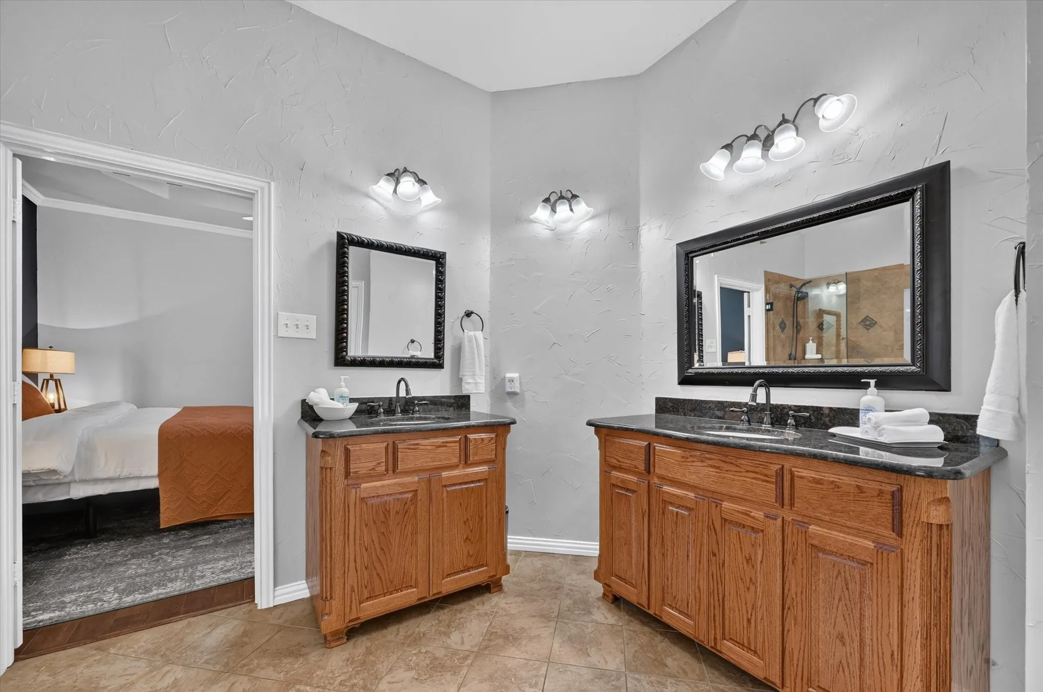 Single Family Residence For Sale in Denton County , 106 Mustang Trail, Shady Shores, Texas 76208, 4 Bedroom, 3 Bathroom, 2 Garage spaces, 2,720 Sqft, built in 1997, mls#21393207, Real Estate Agent in Shady Shores, Homes For Sale in Denton county, Homes For Sale in Shady Shores, Realtor in Shady Shores Texas, Real Estate Brokerage Independent Realty Texas, Luminita Cordes Realtor