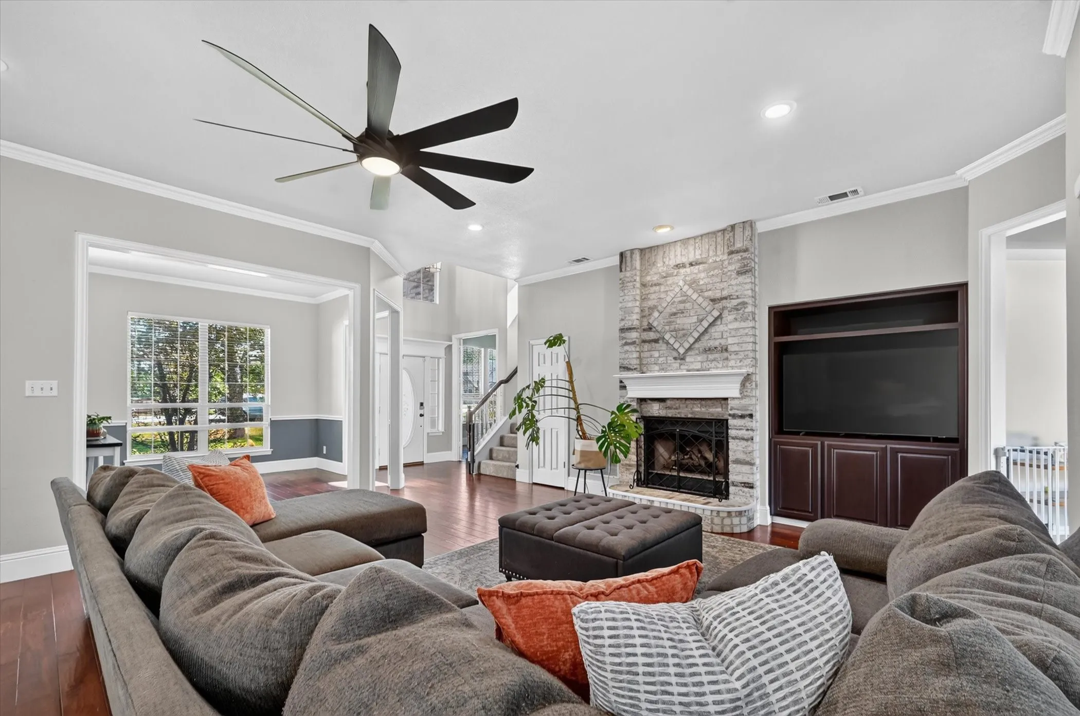 Single Family Residence For Sale in Denton County , 106 Mustang Trail, Shady Shores, Texas 76208, 4 Bedroom, 3 Bathroom, 2 Garage spaces, 2,720 Sqft, built in 1997, mls#21393207, Real Estate Agent in Shady Shores, Homes For Sale in Denton county, Homes For Sale in Shady Shores, Realtor in Shady Shores Texas, Real Estate Brokerage Independent Realty Texas, Luminita Cordes Realtor