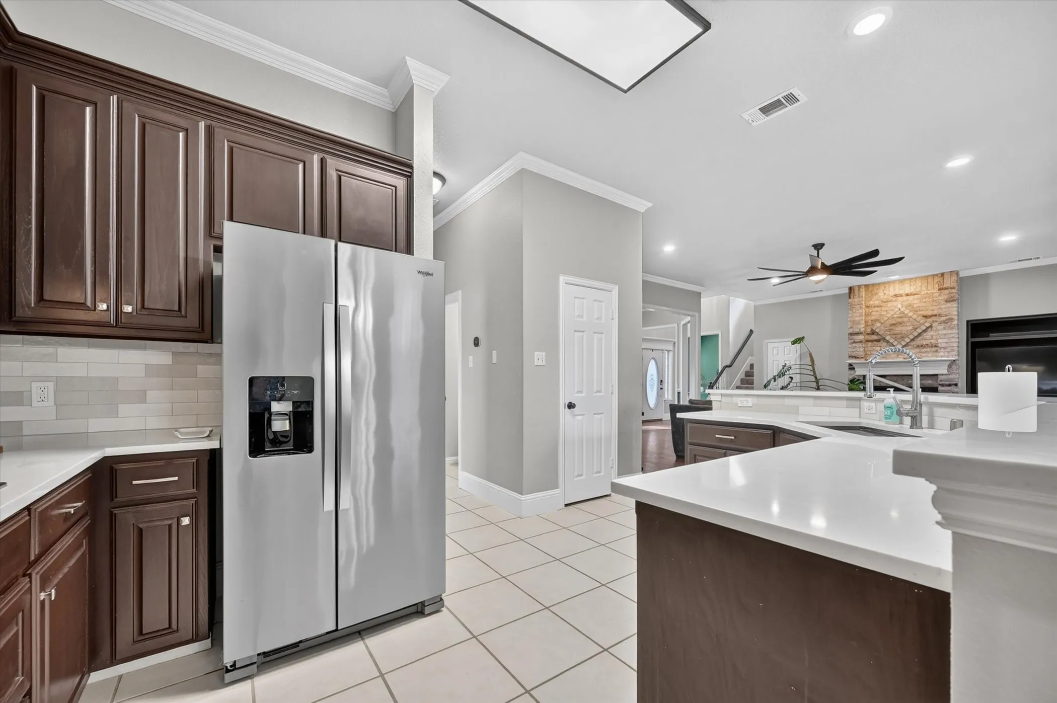 Single Family Residence For Sale in Denton County , 106 Mustang Trail, Shady Shores, Texas 76208, 4 Bedroom, 3 Bathroom, 2 Garage spaces, 2,720 Sqft, built in 1997, mls#21393207, Real Estate Agent in Shady Shores, Homes For Sale in Denton county, Homes For Sale in Shady Shores, Realtor in Shady Shores Texas, Real Estate Brokerage Independent Realty Texas, Luminita Cordes Realtor