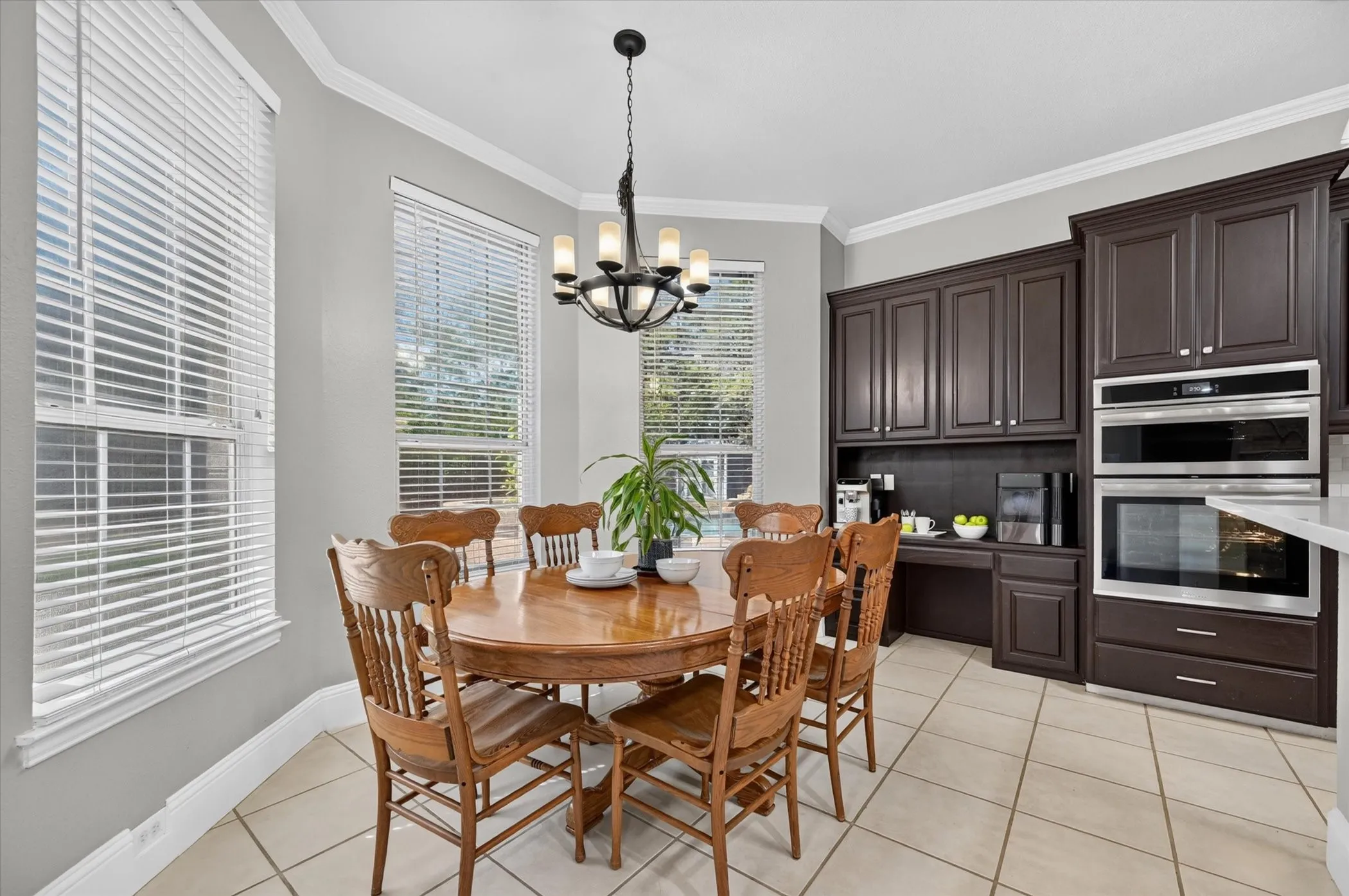 Single Family Residence For Sale in Denton County , 106 Mustang Trail, Shady Shores, Texas 76208, 4 Bedroom, 3 Bathroom, 2 Garage spaces, 2,720 Sqft, built in 1997, mls#21393207, Real Estate Agent in Shady Shores, Homes For Sale in Denton county, Homes For Sale in Shady Shores, Realtor in Shady Shores Texas, Real Estate Brokerage Independent Realty Texas, Luminita Cordes Realtor