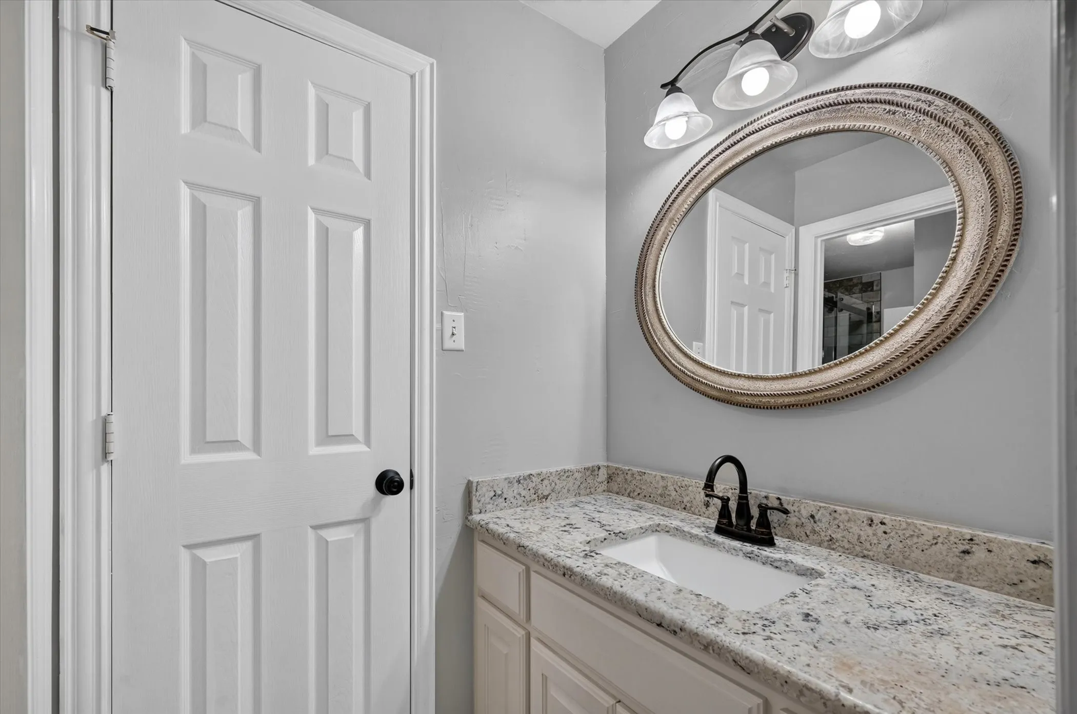 Single Family Residence For Sale in Denton County , 106 Mustang Trail, Shady Shores, Texas 76208, 4 Bedroom, 3 Bathroom, 2 Garage spaces, 2,720 Sqft, built in 1997, mls#21393207, Real Estate Agent in Shady Shores, Homes For Sale in Denton county, Homes For Sale in Shady Shores, Realtor in Shady Shores Texas, Real Estate Brokerage Independent Realty Texas, Luminita Cordes Realtor