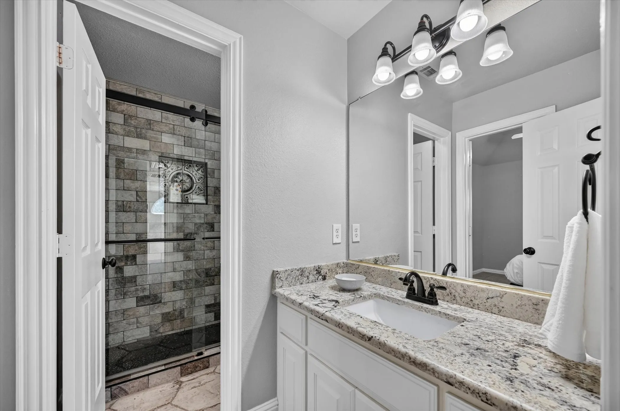 Single Family Residence For Sale in Denton County , 106 Mustang Trail, Shady Shores, Texas 76208, 4 Bedroom, 3 Bathroom, 2 Garage spaces, 2,720 Sqft, built in 1997, mls#21393207, Real Estate Agent in Shady Shores, Homes For Sale in Denton county, Homes For Sale in Shady Shores, Realtor in Shady Shores Texas, Real Estate Brokerage Independent Realty Texas, Luminita Cordes Realtor
