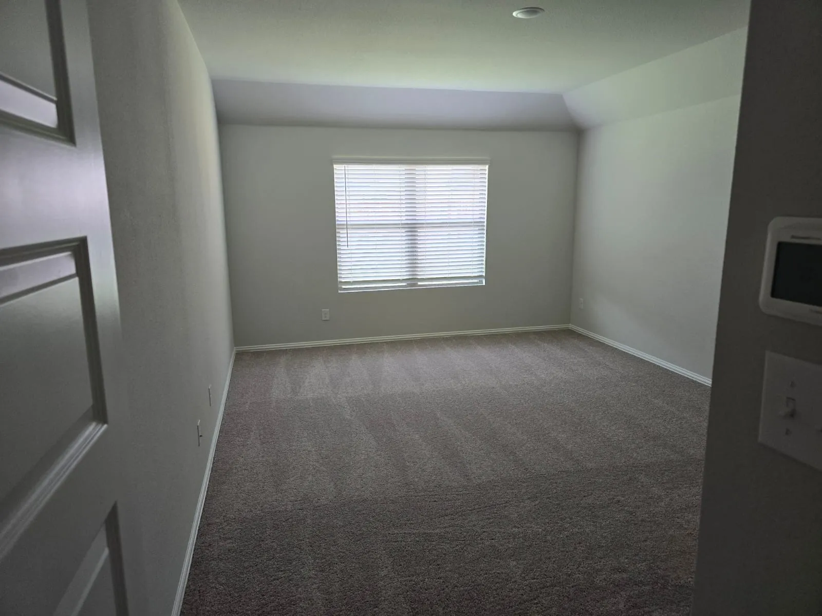 Single Family Residence For Rent in Grayson County , 714 Tinsley Meadows Drive, Van Alstyne, Texas 75495, 5 Bedroom, 3 Bathroom, 2 Garage spaces, 2,908 Sqft, built in 2023, mls#21408824, Real Estate Agent in Van Alstyne, Homes For Rent in Grayson county, Homes For Rent in Van Alstyne, Realtor in Van Alstyne Texas, Real Estate Brokerage Independent Realty Texas, Luminita Cordes Realtor