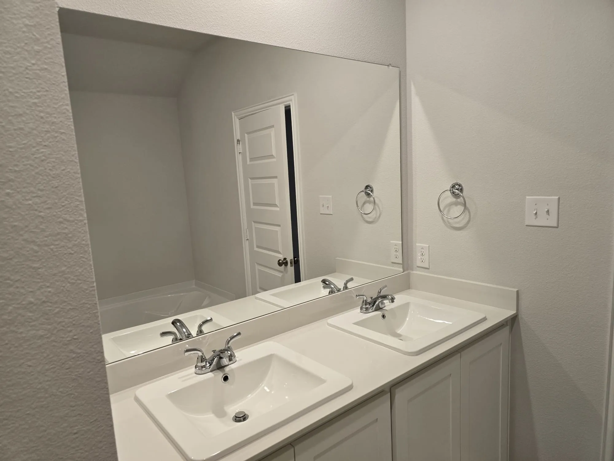 Single Family Residence For Rent in Grayson County , 714 Tinsley Meadows Drive, Van Alstyne, Texas 75495, 5 Bedroom, 3 Bathroom, 2 Garage spaces, 2,908 Sqft, built in 2023, mls#21408824, Real Estate Agent in Van Alstyne, Homes For Rent in Grayson county, Homes For Rent in Van Alstyne, Realtor in Van Alstyne Texas, Real Estate Brokerage Independent Realty Texas, Luminita Cordes Realtor