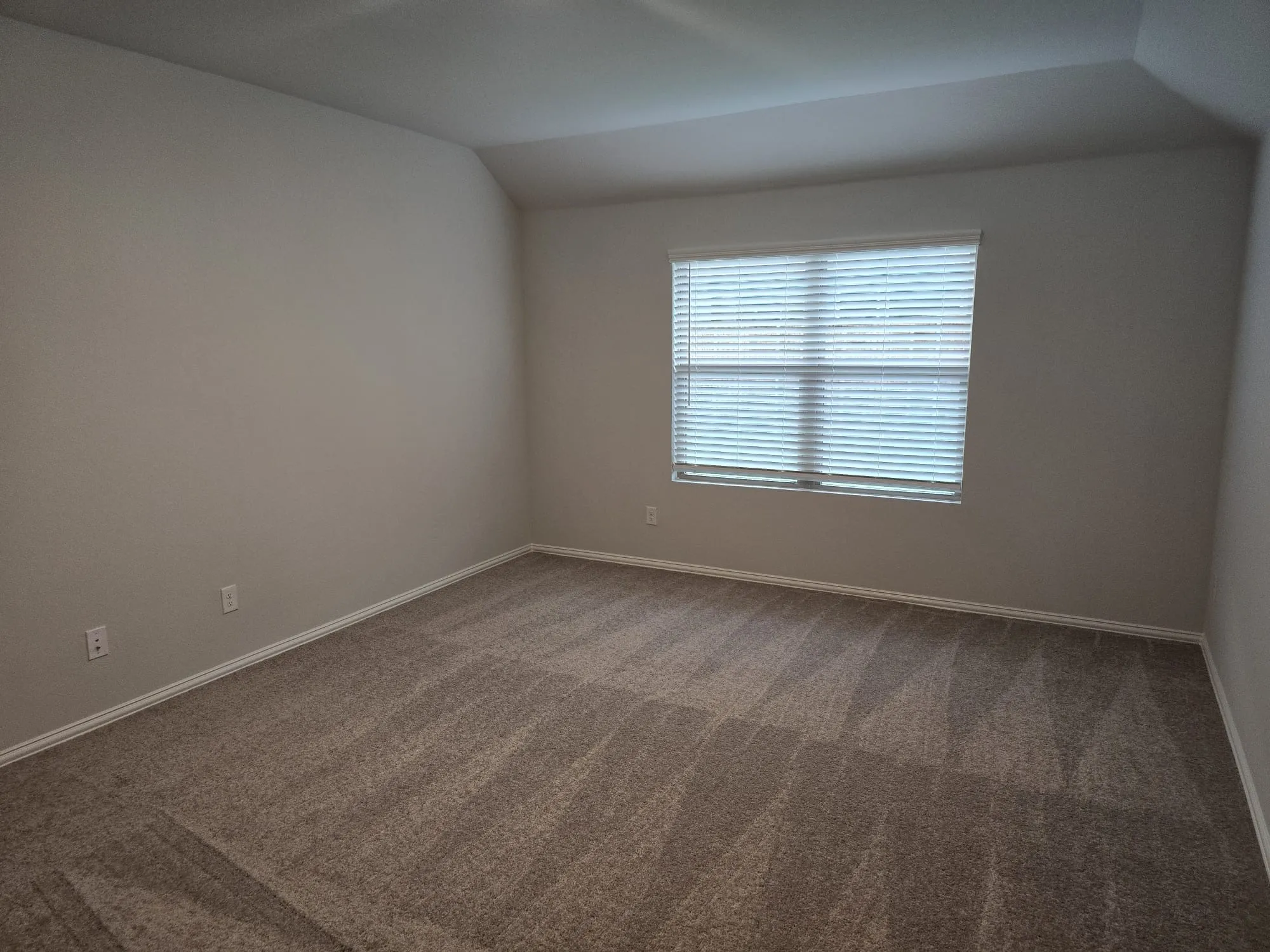 Single Family Residence For Rent in Grayson County , 714 Tinsley Meadows Drive, Van Alstyne, Texas 75495, 5 Bedroom, 3 Bathroom, 2 Garage spaces, 2,908 Sqft, built in 2023, mls#21408824, Real Estate Agent in Van Alstyne, Homes For Rent in Grayson county, Homes For Rent in Van Alstyne, Realtor in Van Alstyne Texas, Real Estate Brokerage Independent Realty Texas, Luminita Cordes Realtor