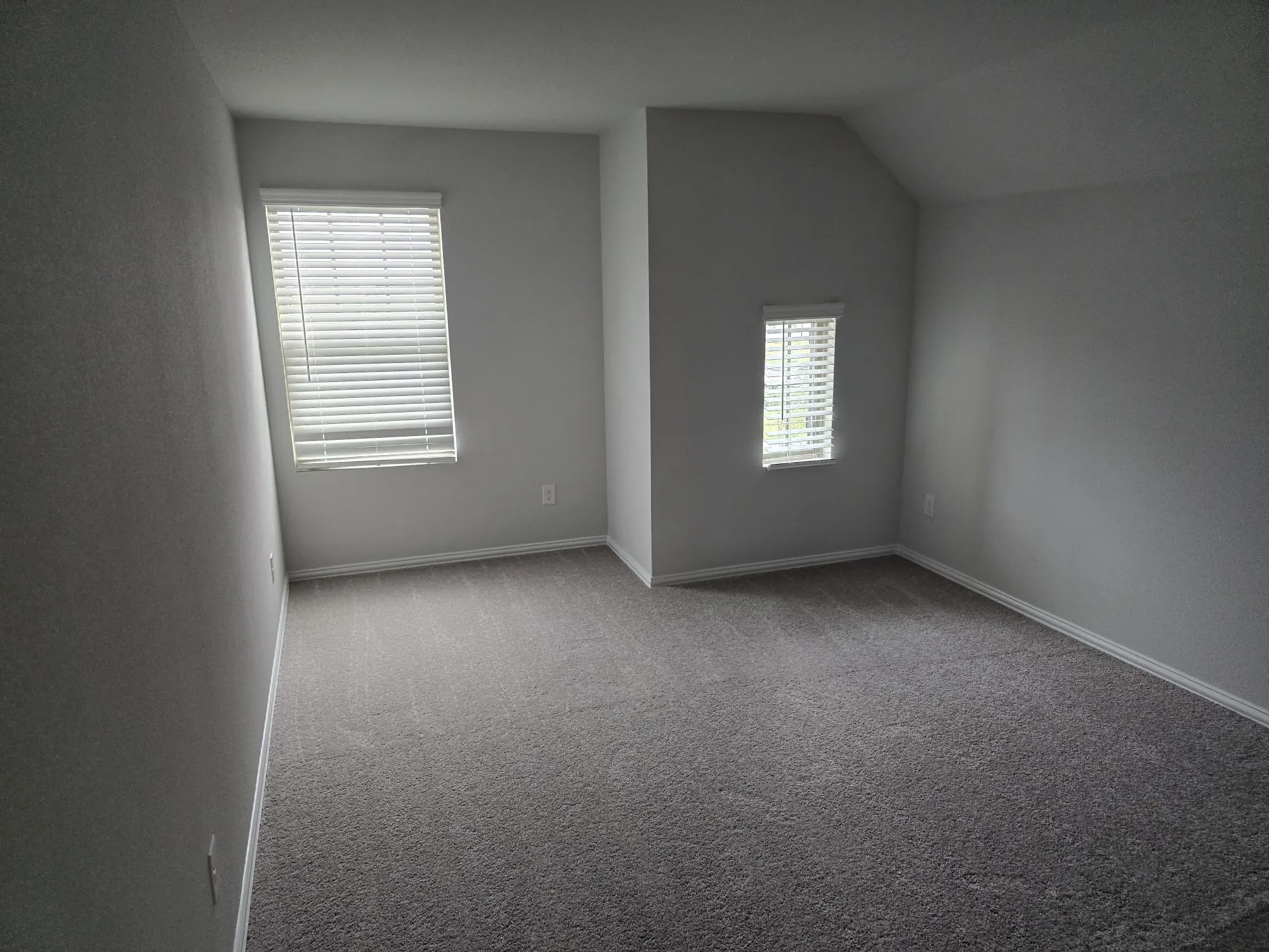 Single Family Residence For Rent in Grayson County , 714 Tinsley Meadows Drive, Van Alstyne, Texas 75495, 5 Bedroom, 3 Bathroom, 2 Garage spaces, 2,908 Sqft, built in 2023, mls#21408824, Real Estate Agent in Van Alstyne, Homes For Rent in Grayson county, Homes For Rent in Van Alstyne, Realtor in Van Alstyne Texas, Real Estate Brokerage Independent Realty Texas, Luminita Cordes Realtor