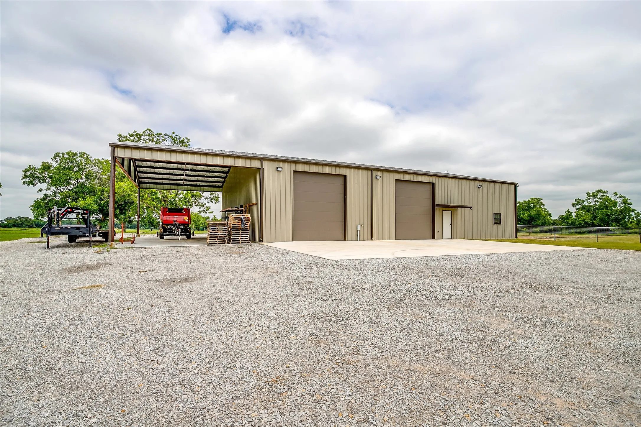 Single Family Residence For Sale in Montague County , Lot 3 3019 Orchard Road, Bowie, Texas 76230, 4 Bedroom, 4 Bathroom, 2 Garage spaces, 3,480 Sqft, built in 2024, mls#21408829, Real Estate Agent in Bowie, Homes For Sale in Montague county, Homes For Sale in Bowie, Realtor in Bowie Texas, Real Estate Brokerage Independent Realty Texas, Luminita Cordes Realtor