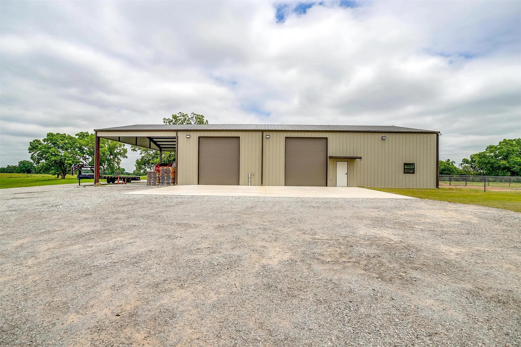 Single Family Residence For Sale in Montague County , Lot 3 3019 Orchard Road, Bowie, Texas 76230, 4 Bedroom, 4 Bathroom, 2 Garage spaces, 3,480 Sqft, built in 2024, mls#21408829, Real Estate Agent in Bowie, Homes For Sale in Montague county, Homes For Sale in Bowie, Realtor in Bowie Texas, Real Estate Brokerage Independent Realty Texas, Luminita Cordes Realtor