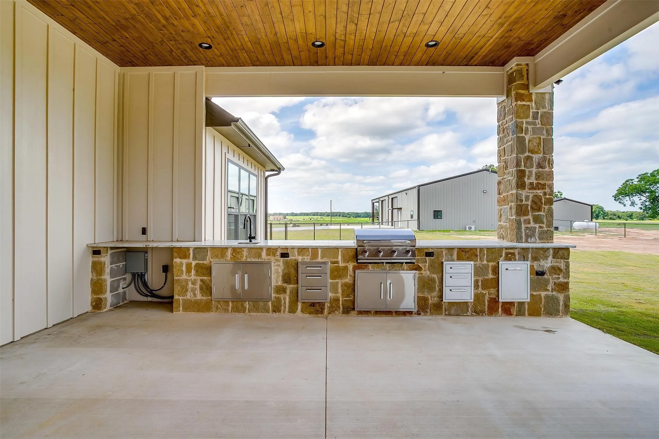 Single Family Residence For Sale in Montague County , Lot 3 3019 Orchard Road, Bowie, Texas 76230, 4 Bedroom, 4 Bathroom, 2 Garage spaces, 3,480 Sqft, built in 2024, mls#21408829, Real Estate Agent in Bowie, Homes For Sale in Montague county, Homes For Sale in Bowie, Realtor in Bowie Texas, Real Estate Brokerage Independent Realty Texas, Luminita Cordes Realtor