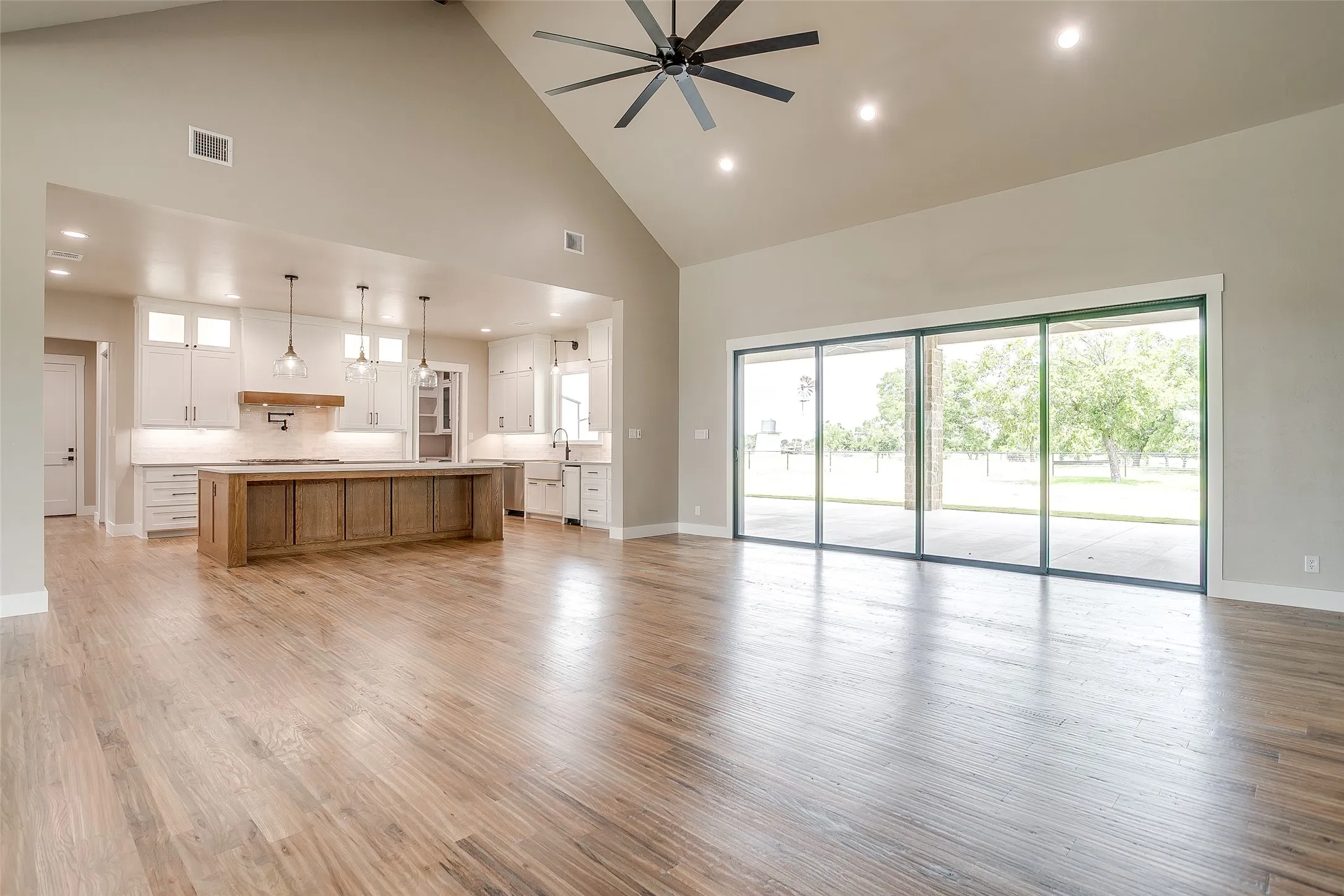 Single Family Residence For Sale in Montague County , Lot 3 3019 Orchard Road, Bowie, Texas 76230, 4 Bedroom, 4 Bathroom, 2 Garage spaces, 3,480 Sqft, built in 2024, mls#21408829, Real Estate Agent in Bowie, Homes For Sale in Montague county, Homes For Sale in Bowie, Realtor in Bowie Texas, Real Estate Brokerage Independent Realty Texas, Luminita Cordes Realtor