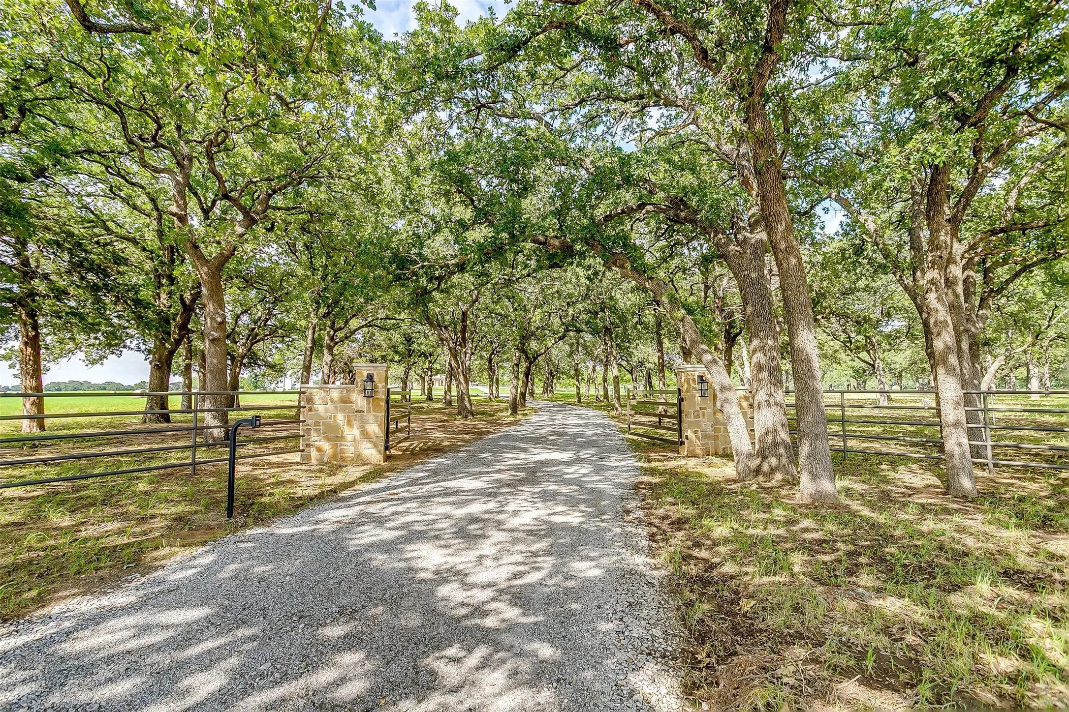 Single Family Residence For Sale in Montague County , Lot 3 3019 Orchard Road, Bowie, Texas 76230, 4 Bedroom, 4 Bathroom, 2 Garage spaces, 3,480 Sqft, built in 2024, mls#21408829, Real Estate Agent in Bowie, Homes For Sale in Montague county, Homes For Sale in Bowie, Realtor in Bowie Texas, Real Estate Brokerage Independent Realty Texas, Luminita Cordes Realtor