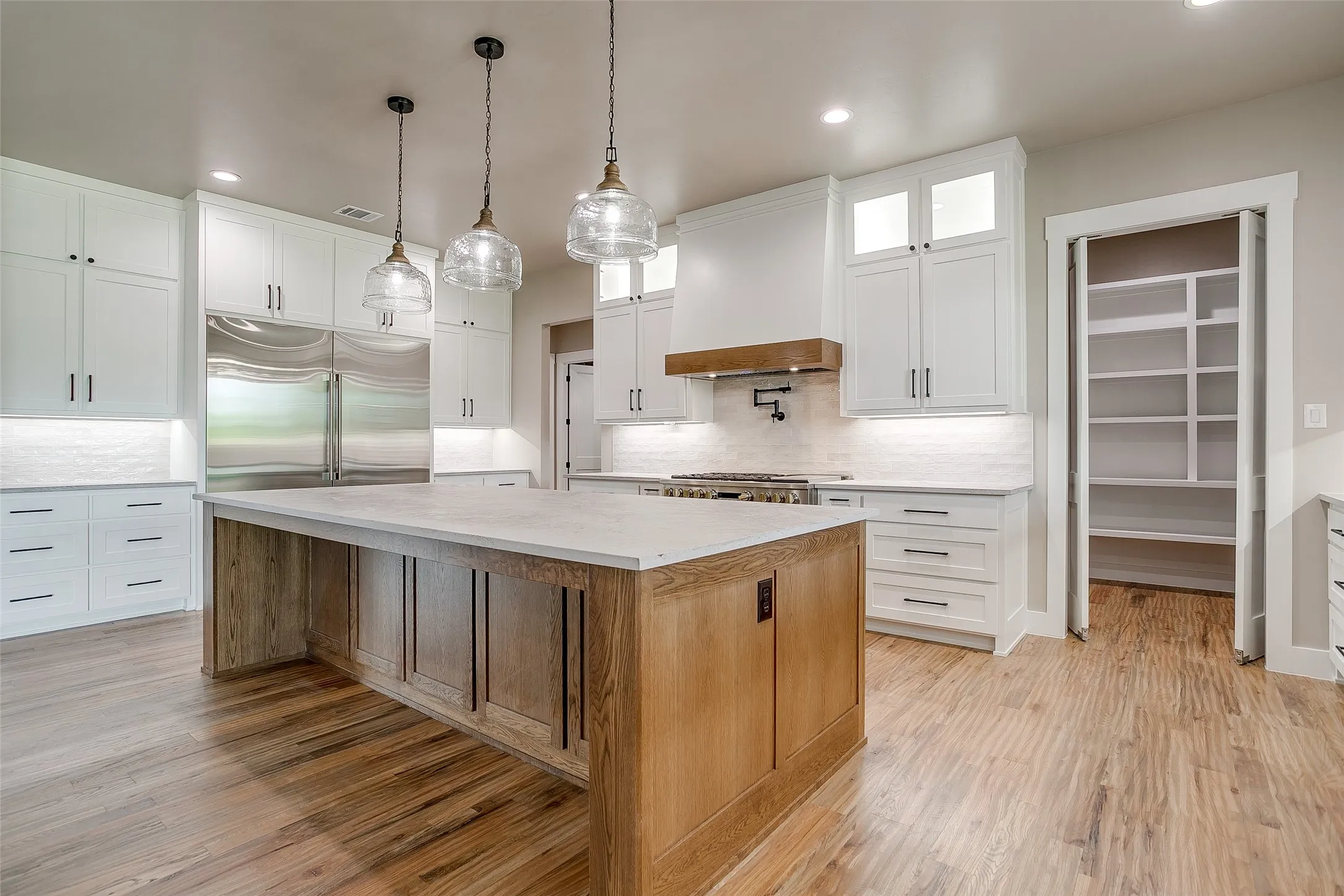 Single Family Residence For Sale in Montague County , Lot 3 3019 Orchard Road, Bowie, Texas 76230, 4 Bedroom, 4 Bathroom, 2 Garage spaces, 3,480 Sqft, built in 2024, mls#21408829, Real Estate Agent in Bowie, Homes For Sale in Montague county, Homes For Sale in Bowie, Realtor in Bowie Texas, Real Estate Brokerage Independent Realty Texas, Luminita Cordes Realtor