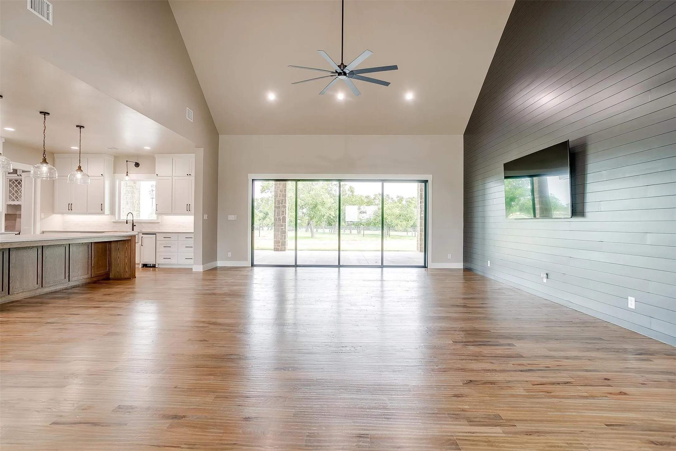 Single Family Residence For Sale in Montague County , Lot 3 3019 Orchard Road, Bowie, Texas 76230, 4 Bedroom, 4 Bathroom, 2 Garage spaces, 3,480 Sqft, built in 2024, mls#21408829, Real Estate Agent in Bowie, Homes For Sale in Montague county, Homes For Sale in Bowie, Realtor in Bowie Texas, Real Estate Brokerage Independent Realty Texas, Luminita Cordes Realtor