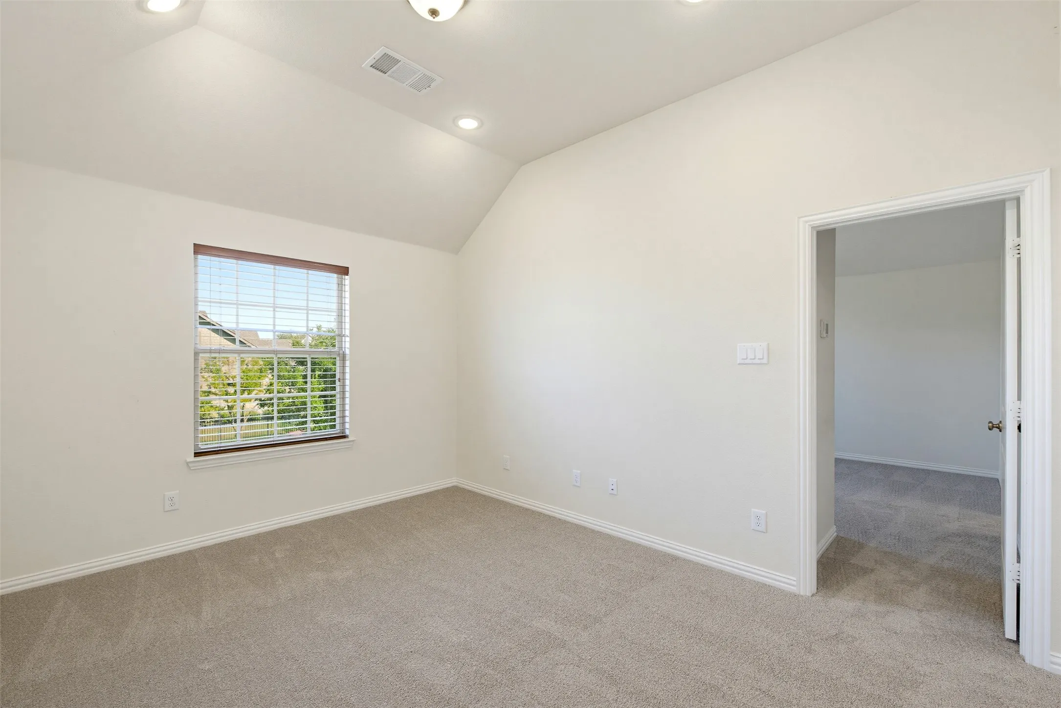 Single Family Residence For Sale in Parker County , 1920 Roundtree Circle E, Fort Worth, Texas 76008, 4 Bedroom, 4 Bathroom, 2 Garage spaces, 3,048 Sqft, built in 2018, mls#21391723, Real Estate Agent in Fort Worth, Homes For Sale in Parker county, Homes For Sale in Fort Worth, Realtor in Fort Worth Texas, Real Estate Brokerage Independent Realty Texas, Luminita Cordes Realtor