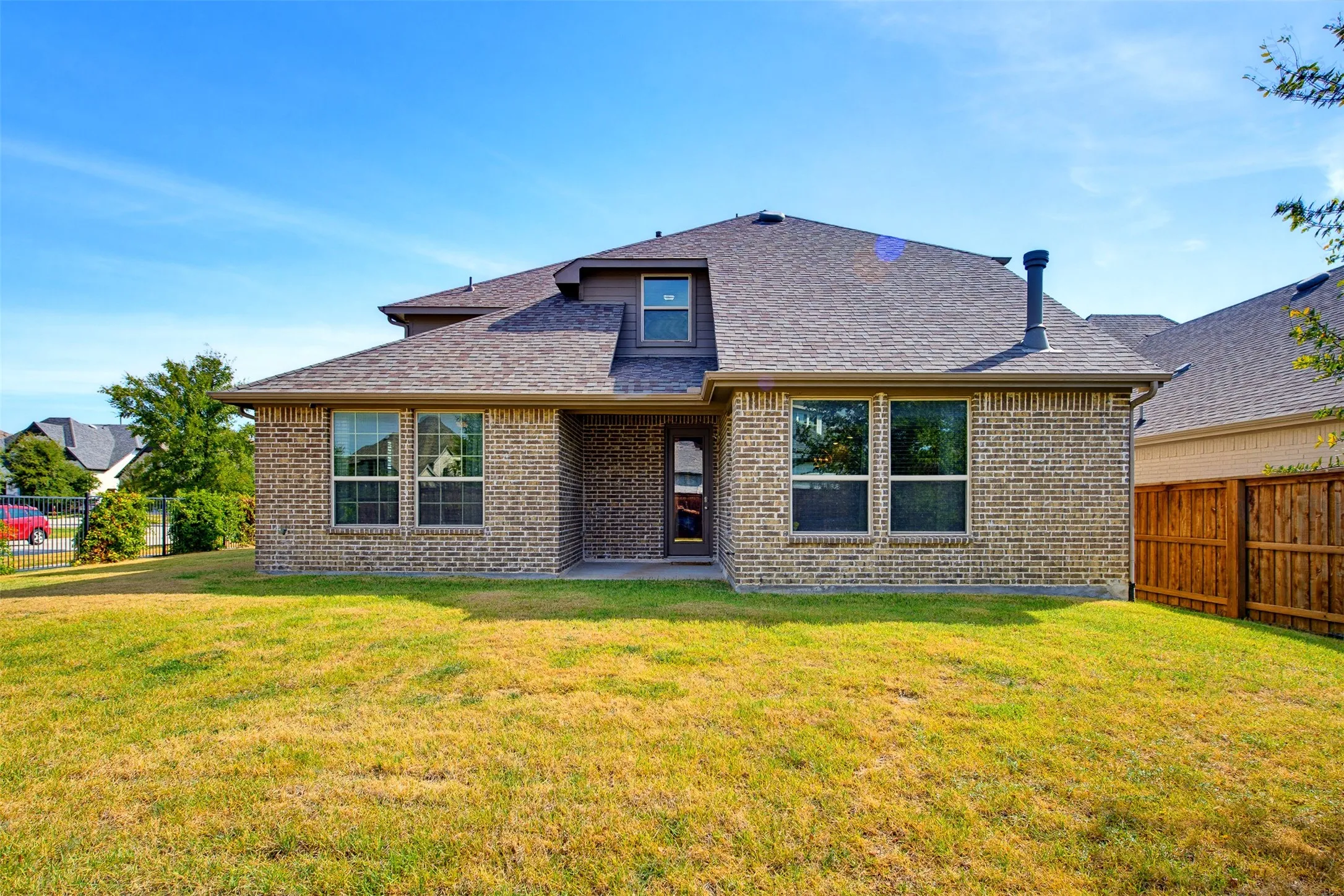 Single Family Residence For Sale in Parker County , 1920 Roundtree Circle E, Fort Worth, Texas 76008, 4 Bedroom, 4 Bathroom, 2 Garage spaces, 3,048 Sqft, built in 2018, mls#21391723, Real Estate Agent in Fort Worth, Homes For Sale in Parker county, Homes For Sale in Fort Worth, Realtor in Fort Worth Texas, Real Estate Brokerage Independent Realty Texas, Luminita Cordes Realtor