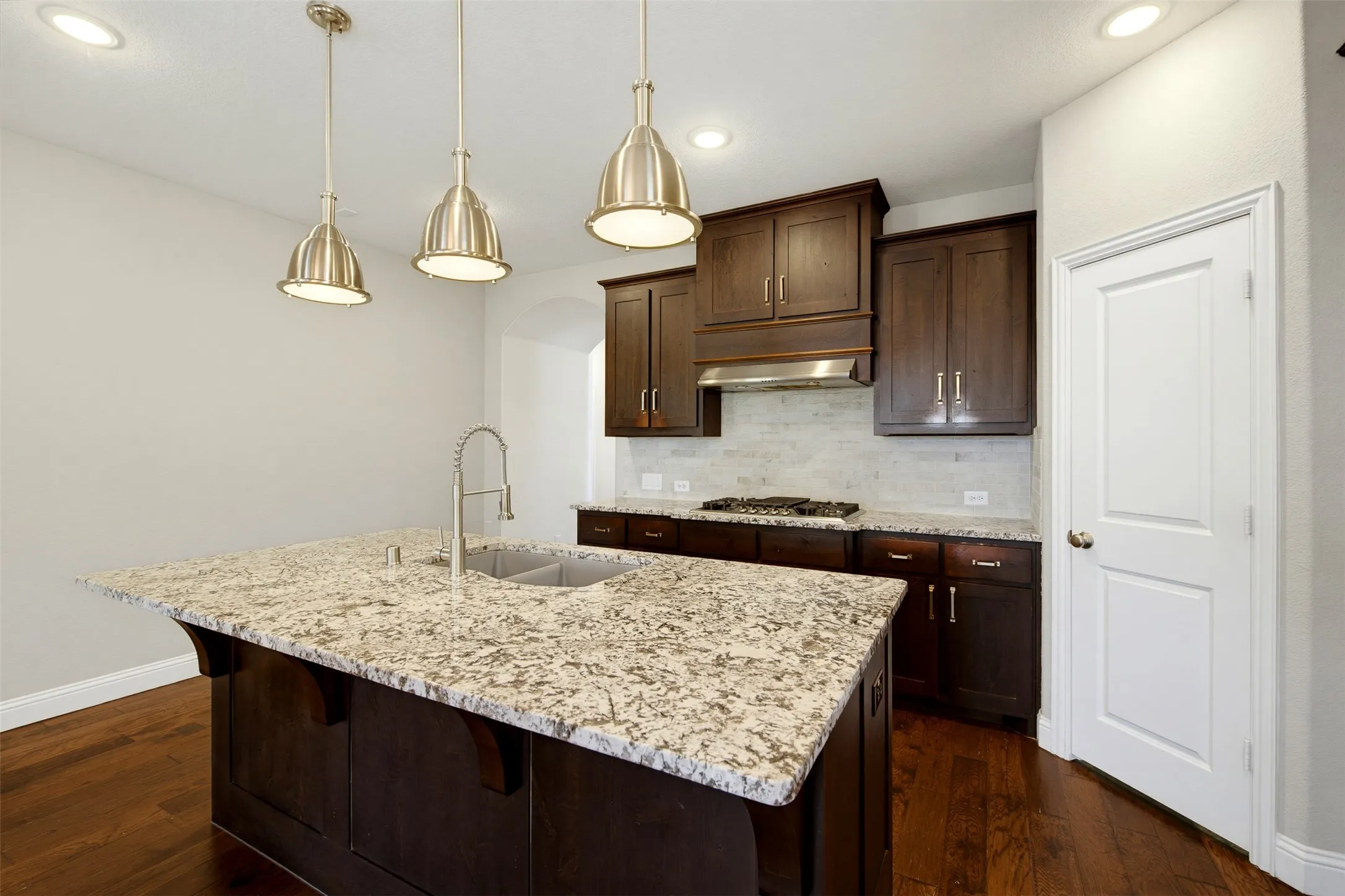 Single Family Residence For Sale in Parker County , 1920 Roundtree Circle E, Fort Worth, Texas 76008, 4 Bedroom, 4 Bathroom, 2 Garage spaces, 3,048 Sqft, built in 2018, mls#21391723, Real Estate Agent in Fort Worth, Homes For Sale in Parker county, Homes For Sale in Fort Worth, Realtor in Fort Worth Texas, Real Estate Brokerage Independent Realty Texas, Luminita Cordes Realtor