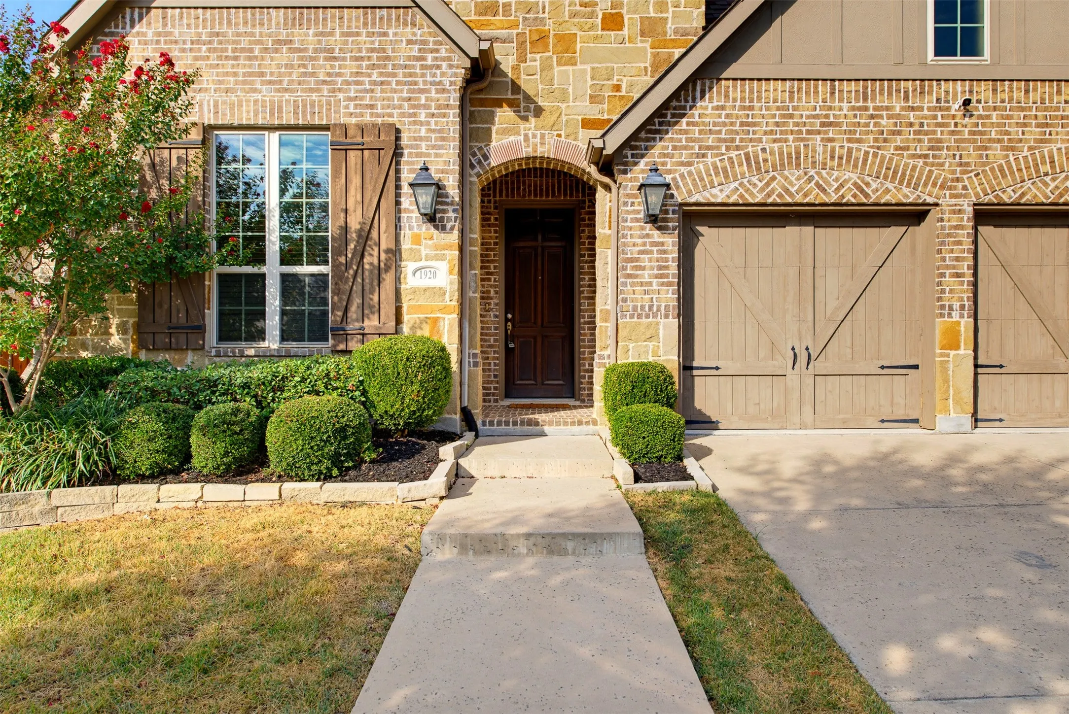 Single Family Residence For Sale in Parker County , 1920 Roundtree Circle E, Fort Worth, Texas 76008, 4 Bedroom, 4 Bathroom, 2 Garage spaces, 3,048 Sqft, built in 2018, mls#21391723, Real Estate Agent in Fort Worth, Homes For Sale in Parker county, Homes For Sale in Fort Worth, Realtor in Fort Worth Texas, Real Estate Brokerage Independent Realty Texas, Luminita Cordes Realtor