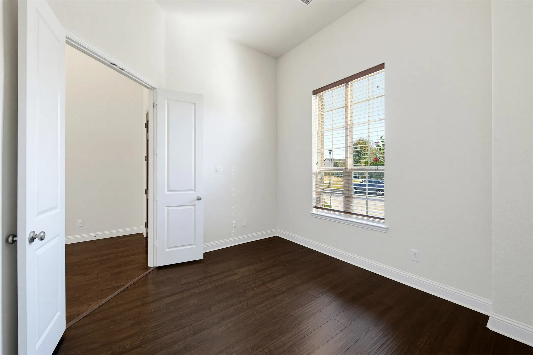 Single Family Residence For Sale in Parker County , 1920 Roundtree Circle E, Fort Worth, Texas 76008, 4 Bedroom, 4 Bathroom, 2 Garage spaces, 3,048 Sqft, built in 2018, mls#21391723, Real Estate Agent in Fort Worth, Homes For Sale in Parker county, Homes For Sale in Fort Worth, Realtor in Fort Worth Texas, Real Estate Brokerage Independent Realty Texas, Luminita Cordes Realtor