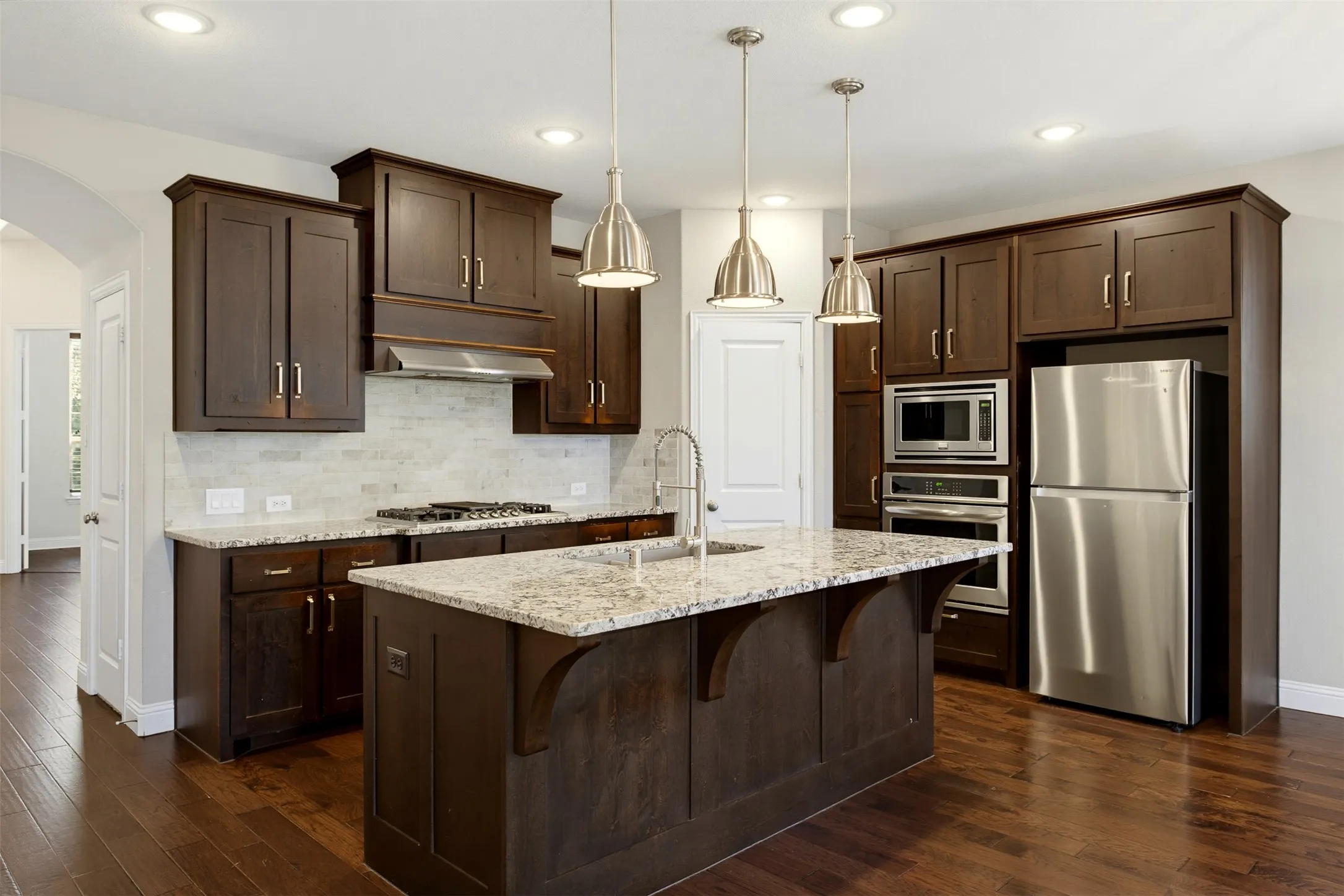 Single Family Residence For Sale in Parker County , 1920 Roundtree Circle E, Fort Worth, Texas 76008, 4 Bedroom, 4 Bathroom, 2 Garage spaces, 3,048 Sqft, built in 2018, mls#21391723, Real Estate Agent in Fort Worth, Homes For Sale in Parker county, Homes For Sale in Fort Worth, Realtor in Fort Worth Texas, Real Estate Brokerage Independent Realty Texas, Luminita Cordes Realtor