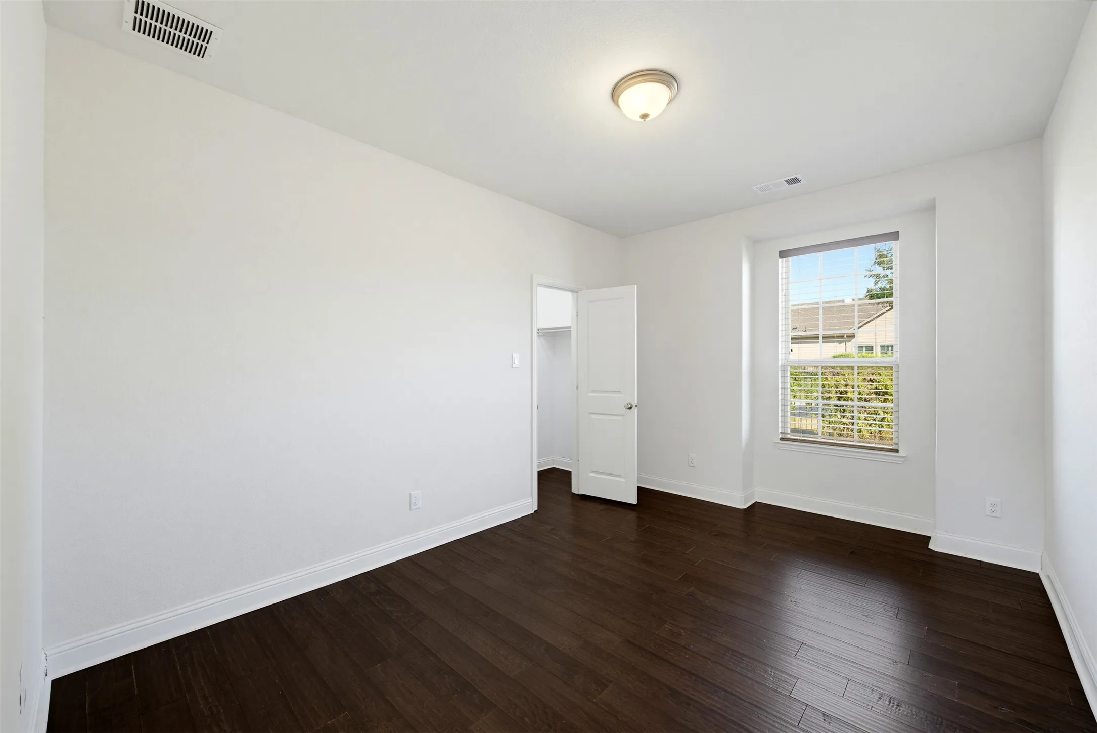 Single Family Residence For Sale in Parker County , 1920 Roundtree Circle E, Fort Worth, Texas 76008, 4 Bedroom, 4 Bathroom, 2 Garage spaces, 3,048 Sqft, built in 2018, mls#21391723, Real Estate Agent in Fort Worth, Homes For Sale in Parker county, Homes For Sale in Fort Worth, Realtor in Fort Worth Texas, Real Estate Brokerage Independent Realty Texas, Luminita Cordes Realtor