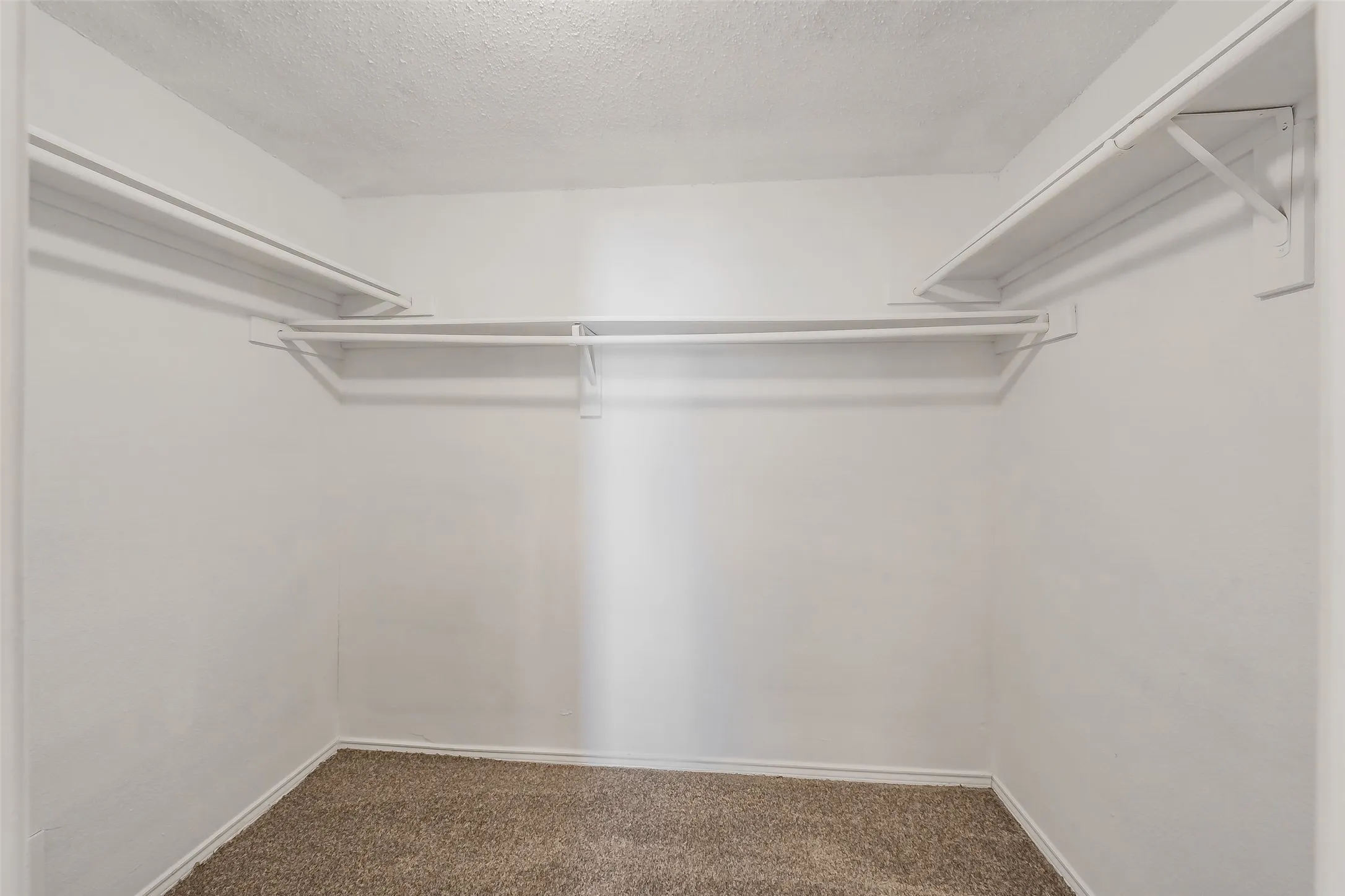 Single Family Residence For Sale in Tarrant County , 3750 Meadowbrook Drive, Fort Worth, Texas 76103, 3 Bedroom, 2 Bathroom, 1 Garage spaces, 1,379 Sqft, built in 1998, mls#21408835, Real Estate Agent in Fort Worth, Homes For Sale in Tarrant county, Homes For Sale in Fort Worth, Realtor in Fort Worth Texas, Real Estate Brokerage Independent Realty Texas, Luminita Cordes Realtor