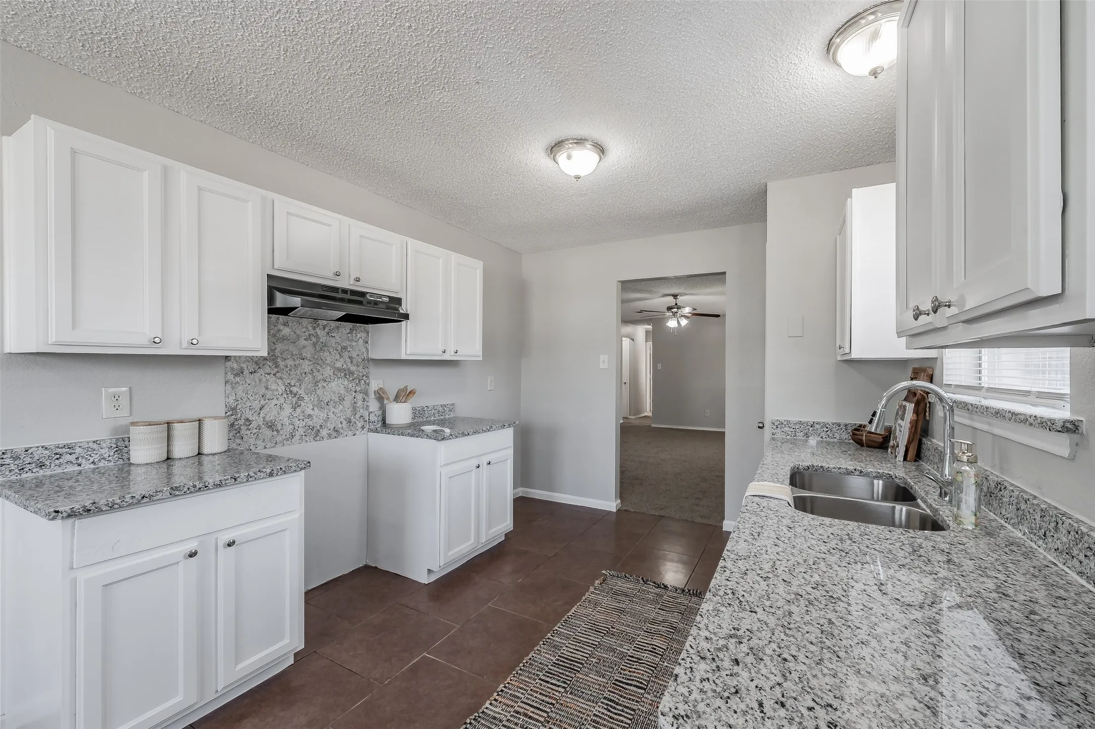 Single Family Residence For Sale in Tarrant County , 3750 Meadowbrook Drive, Fort Worth, Texas 76103, 3 Bedroom, 2 Bathroom, 1 Garage spaces, 1,379 Sqft, built in 1998, mls#21408835, Real Estate Agent in Fort Worth, Homes For Sale in Tarrant county, Homes For Sale in Fort Worth, Realtor in Fort Worth Texas, Real Estate Brokerage Independent Realty Texas, Luminita Cordes Realtor