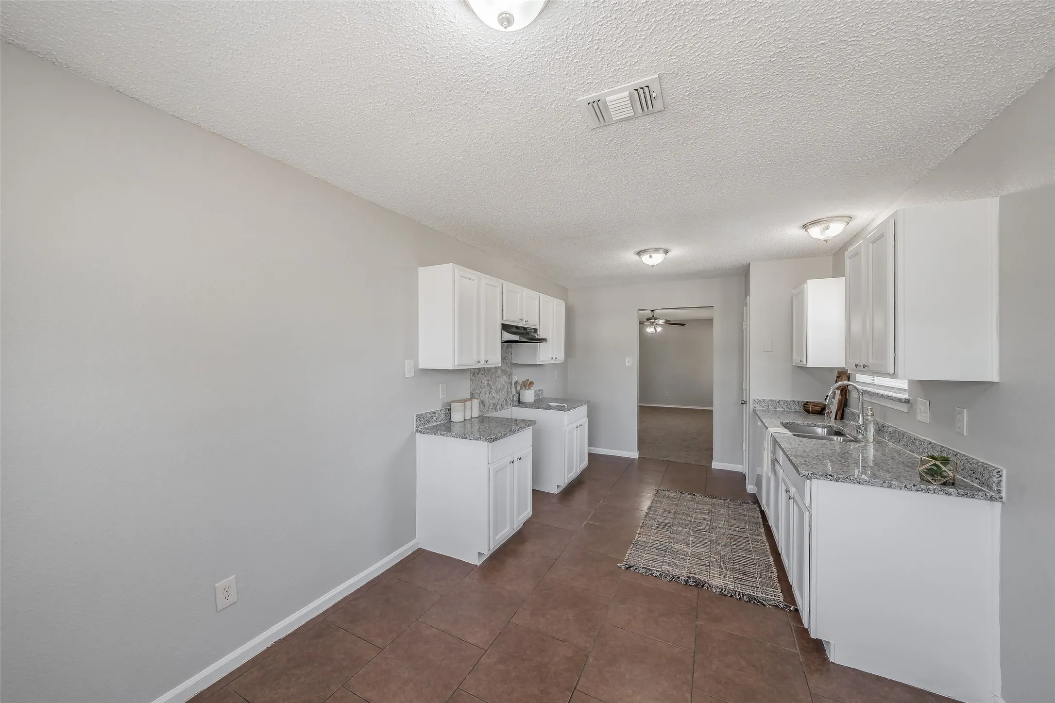 Single Family Residence For Sale in Tarrant County , 3750 Meadowbrook Drive, Fort Worth, Texas 76103, 3 Bedroom, 2 Bathroom, 1 Garage spaces, 1,379 Sqft, built in 1998, mls#21408835, Real Estate Agent in Fort Worth, Homes For Sale in Tarrant county, Homes For Sale in Fort Worth, Realtor in Fort Worth Texas, Real Estate Brokerage Independent Realty Texas, Luminita Cordes Realtor