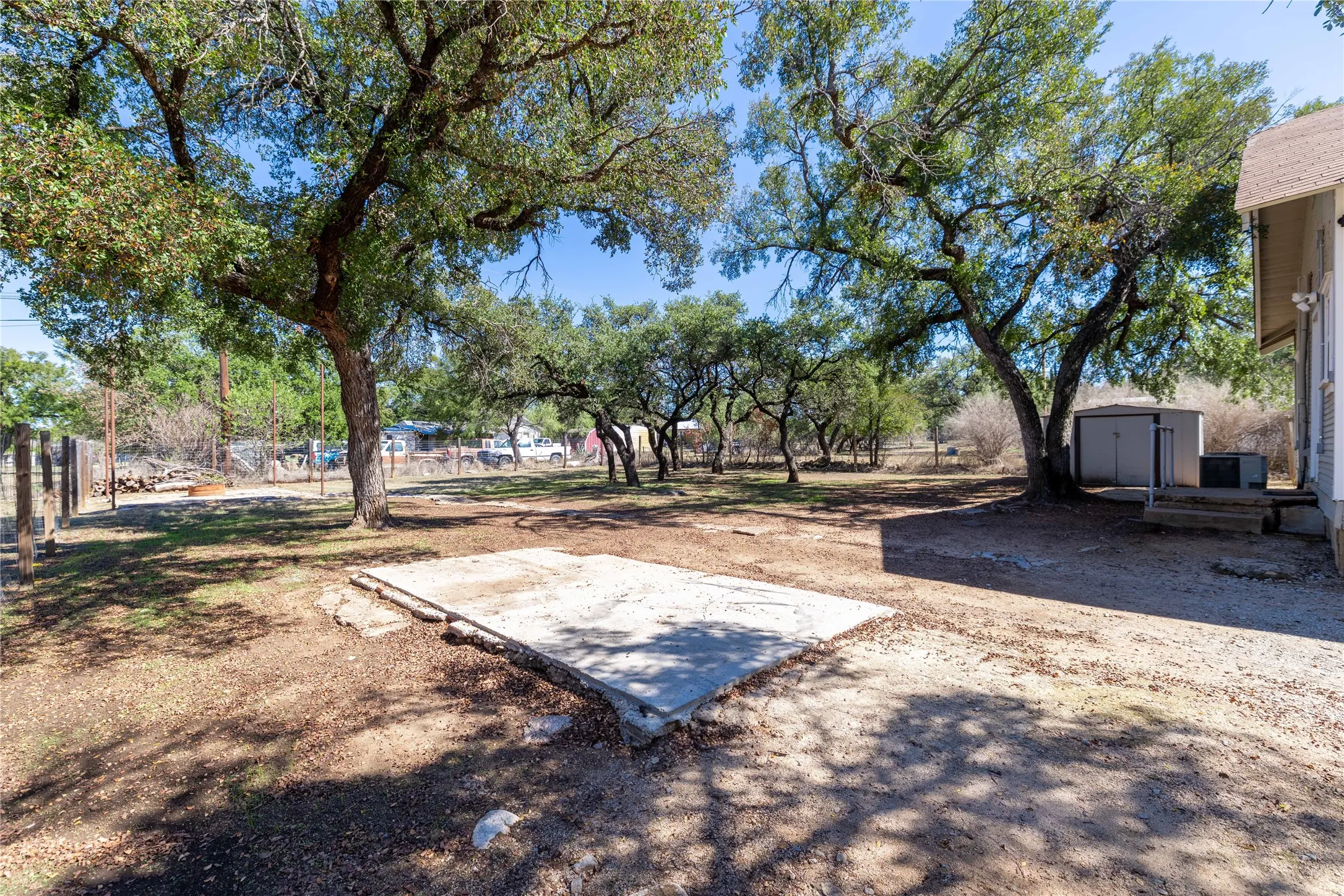 Single Family Residence For Sale in Brown County , 3406 Austin Avenue, Brownwood, Texas 76801, 3 Bedroom, 2 Bathroom, Garage spaces, 1,110 Sqft, built in 1945, mls#21406590, Real Estate Agent in Brownwood, Homes For Sale in Brown county, Homes For Sale in Brownwood, Realtor in Brownwood Texas, Real Estate Brokerage Independent Realty Texas, Luminita Cordes Realtor