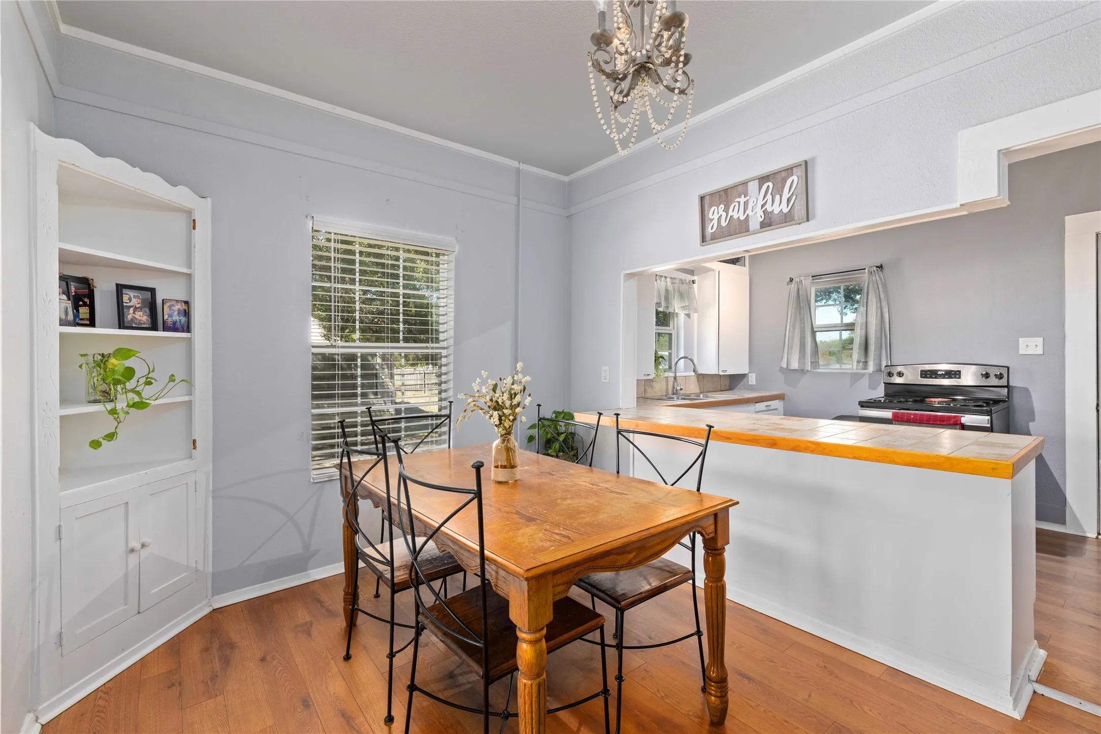 Single Family Residence For Sale in Brown County , 3406 Austin Avenue, Brownwood, Texas 76801, 3 Bedroom, 2 Bathroom, Garage spaces, 1,110 Sqft, built in 1945, mls#21406590, Real Estate Agent in Brownwood, Homes For Sale in Brown county, Homes For Sale in Brownwood, Realtor in Brownwood Texas, Real Estate Brokerage Independent Realty Texas, Luminita Cordes Realtor