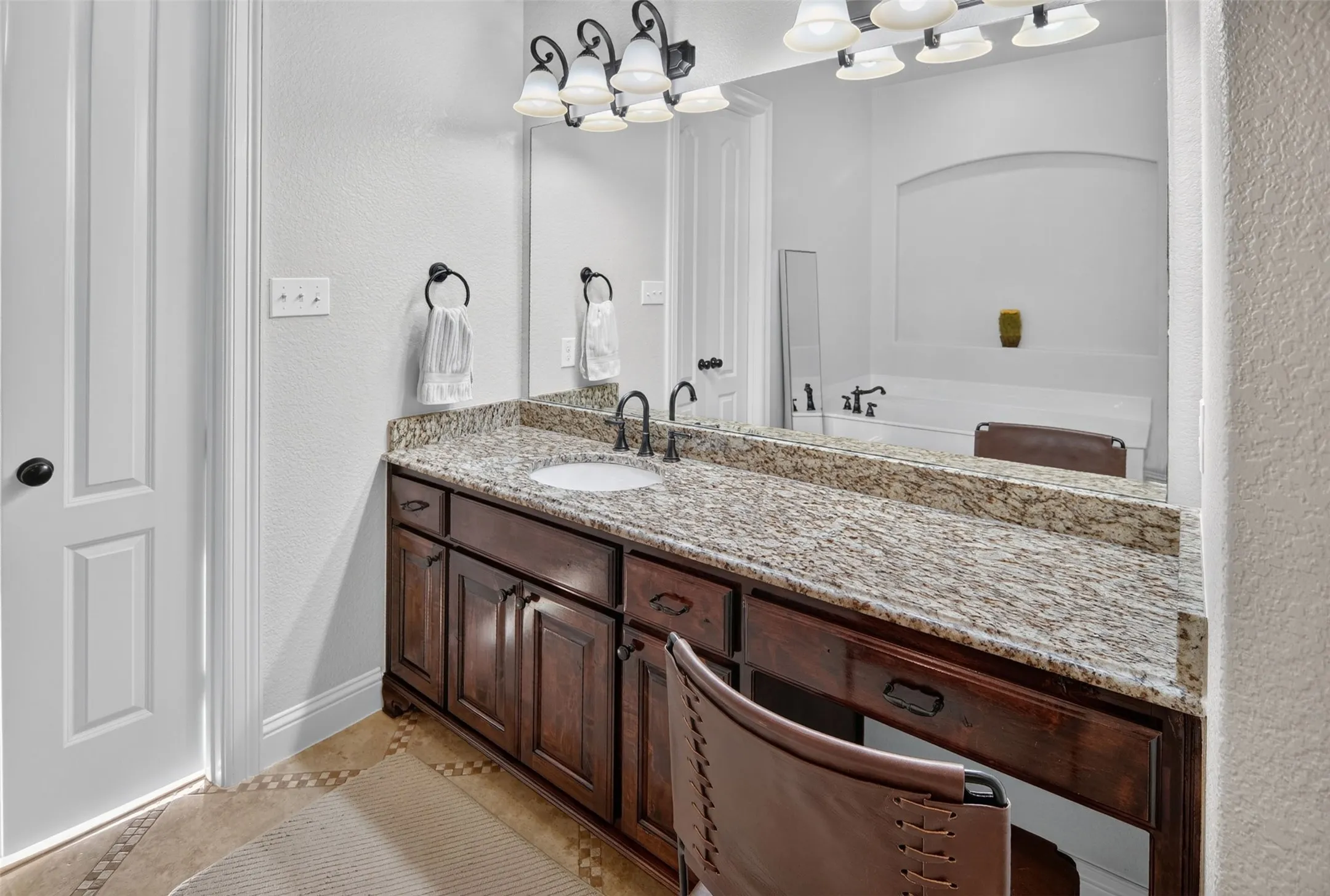 Single Family Residence For Sale in Tarrant County , 2915 Sutton Place, Southlake, Texas 76092, 3 Bedroom, 3 Bathroom, 3 Garage spaces, 2,901 Sqft, built in 2010, mls#21408370, Real Estate Agent in Southlake, Homes For Sale in Tarrant county, Homes For Sale in Southlake, Realtor in Southlake Texas, Real Estate Brokerage Independent Realty Texas, Luminita Cordes Realtor