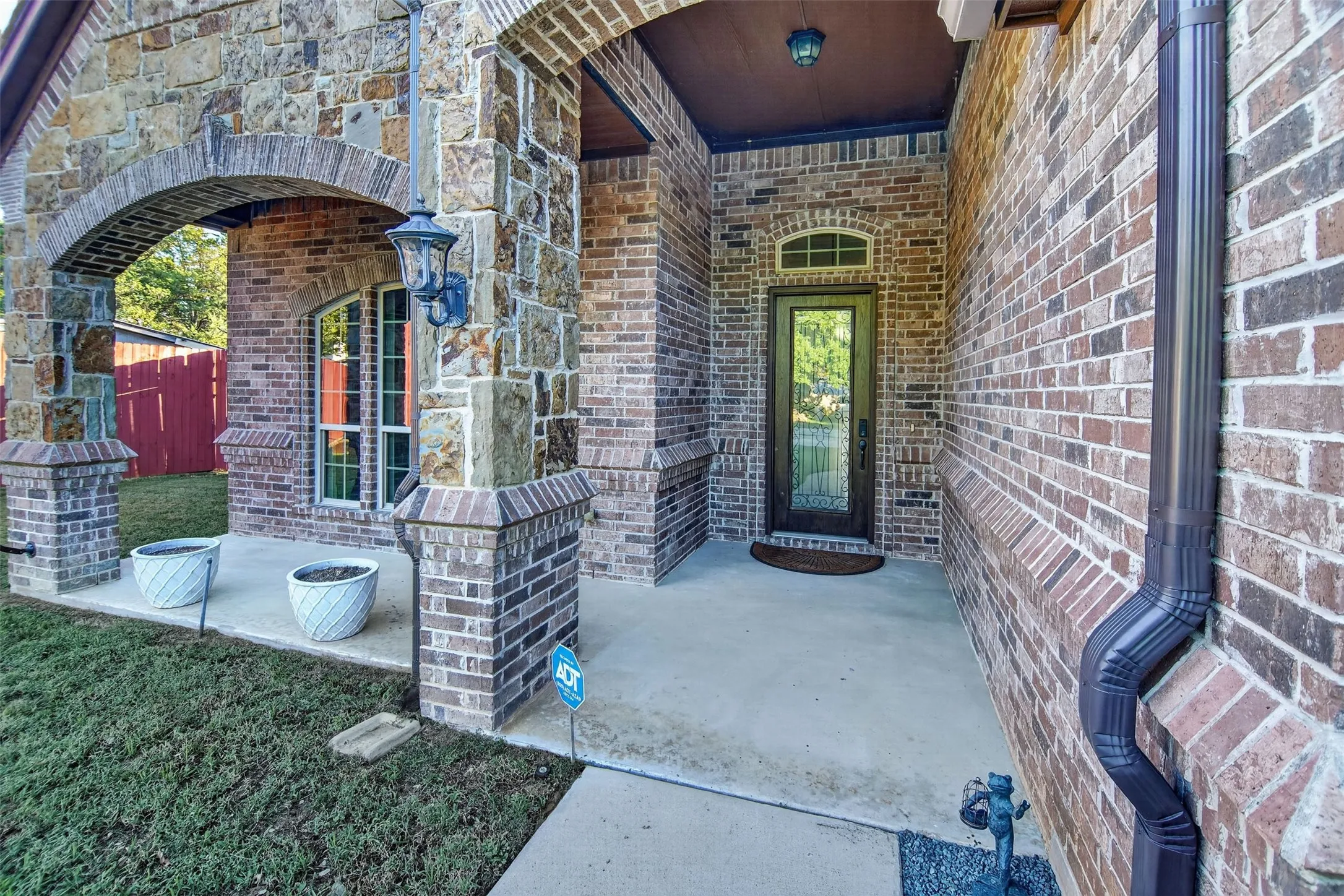 Single Family Residence For Sale in Tarrant County , 2915 Sutton Place, Southlake, Texas 76092, 3 Bedroom, 3 Bathroom, 3 Garage spaces, 2,901 Sqft, built in 2010, mls#21408370, Real Estate Agent in Southlake, Homes For Sale in Tarrant county, Homes For Sale in Southlake, Realtor in Southlake Texas, Real Estate Brokerage Independent Realty Texas, Luminita Cordes Realtor