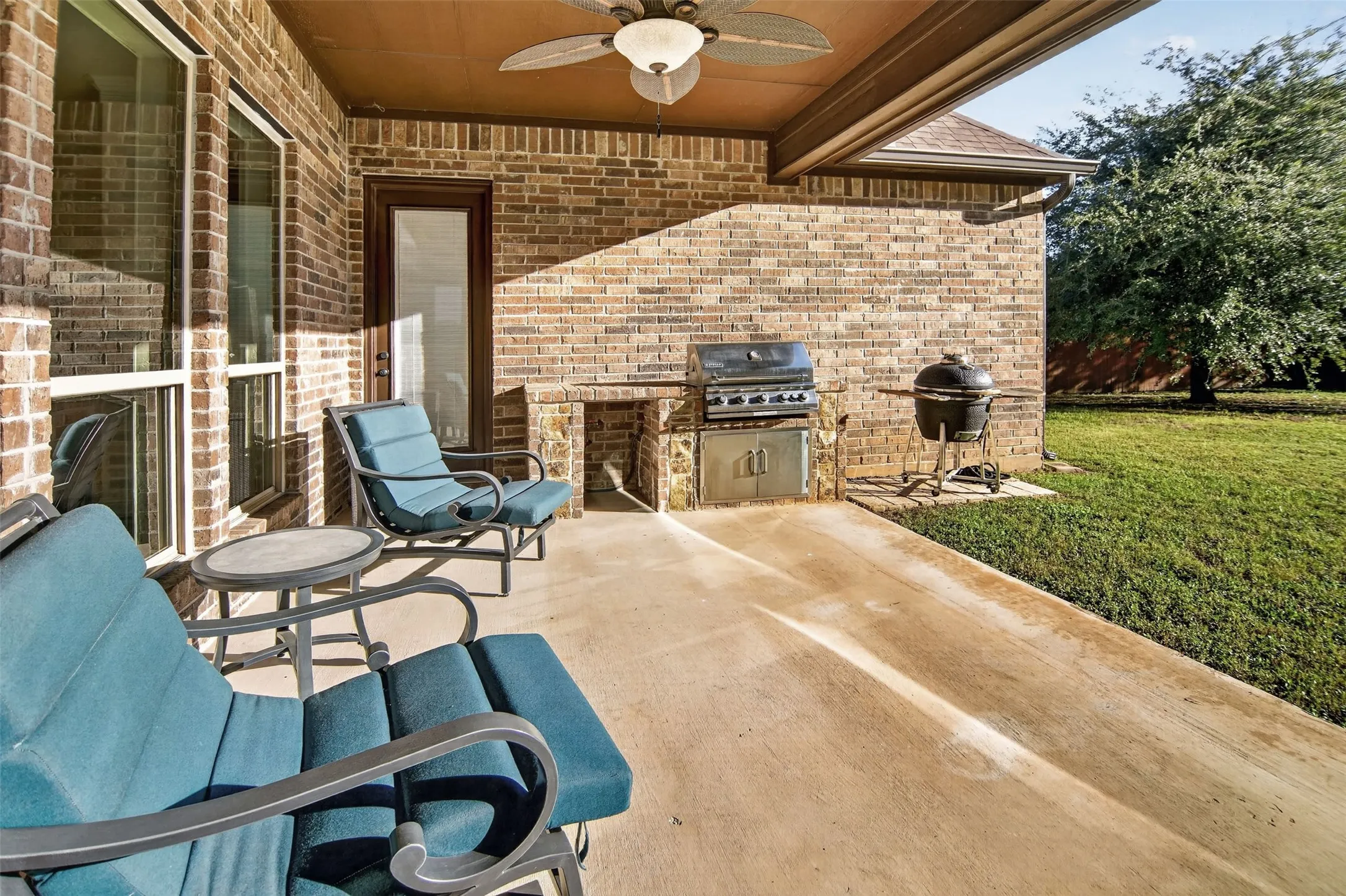 Single Family Residence For Sale in Tarrant County , 2915 Sutton Place, Southlake, Texas 76092, 3 Bedroom, 3 Bathroom, 3 Garage spaces, 2,901 Sqft, built in 2010, mls#21408370, Real Estate Agent in Southlake, Homes For Sale in Tarrant county, Homes For Sale in Southlake, Realtor in Southlake Texas, Real Estate Brokerage Independent Realty Texas, Luminita Cordes Realtor