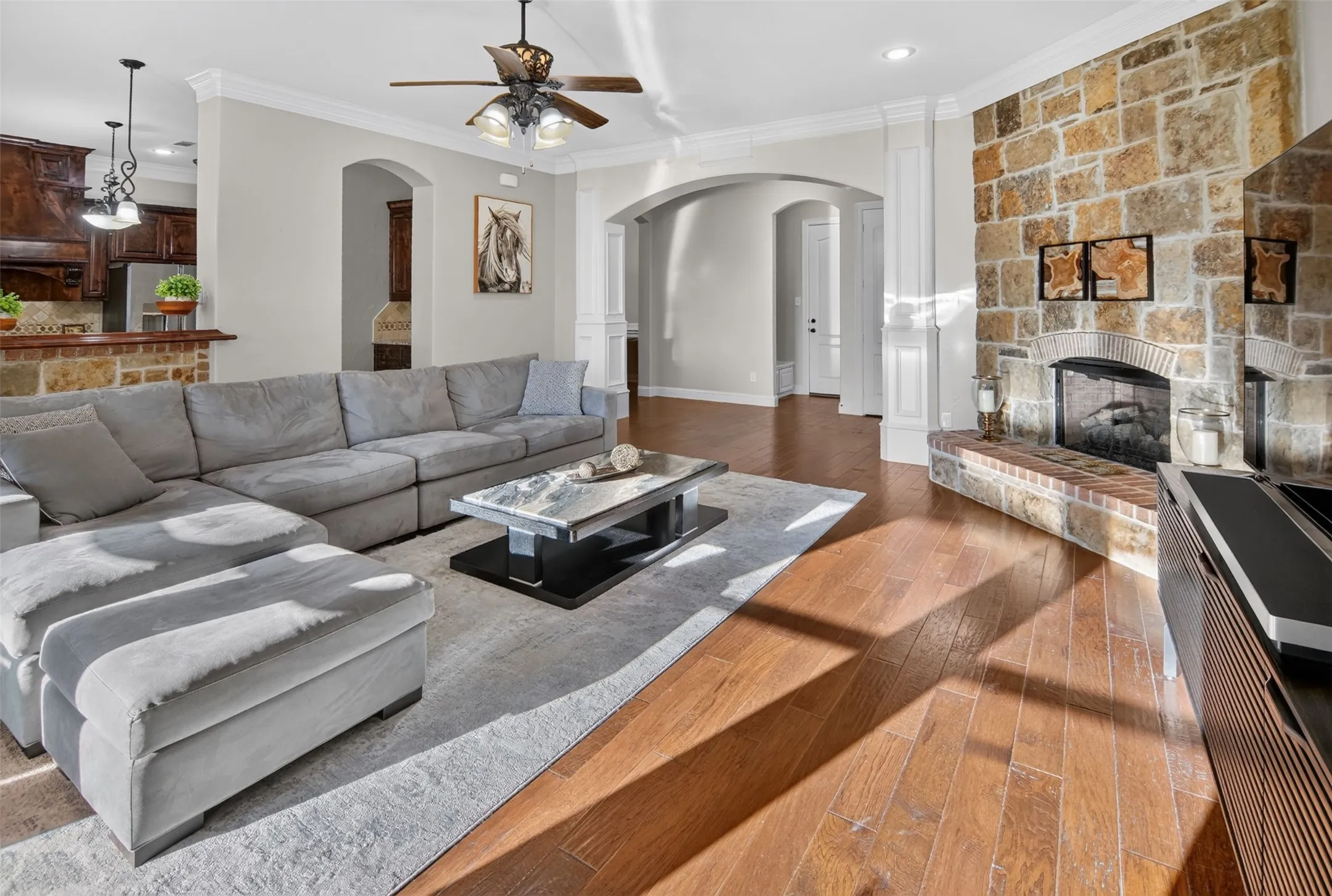 Single Family Residence For Sale in Tarrant County , 2915 Sutton Place, Southlake, Texas 76092, 3 Bedroom, 3 Bathroom, 3 Garage spaces, 2,901 Sqft, built in 2010, mls#21408370, Real Estate Agent in Southlake, Homes For Sale in Tarrant county, Homes For Sale in Southlake, Realtor in Southlake Texas, Real Estate Brokerage Independent Realty Texas, Luminita Cordes Realtor