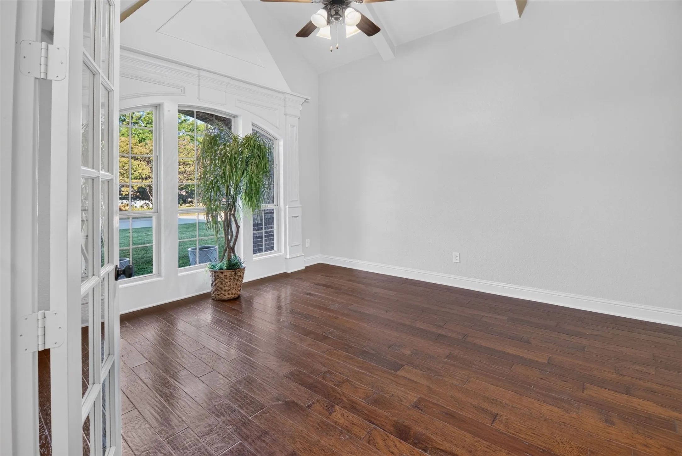 Single Family Residence For Sale in Tarrant County , 2915 Sutton Place, Southlake, Texas 76092, 3 Bedroom, 3 Bathroom, 3 Garage spaces, 2,901 Sqft, built in 2010, mls#21408370, Real Estate Agent in Southlake, Homes For Sale in Tarrant county, Homes For Sale in Southlake, Realtor in Southlake Texas, Real Estate Brokerage Independent Realty Texas, Luminita Cordes Realtor