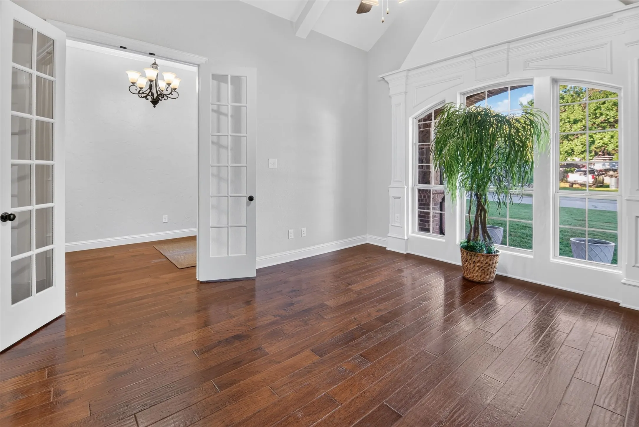 Single Family Residence For Sale in Tarrant County , 2915 Sutton Place, Southlake, Texas 76092, 3 Bedroom, 3 Bathroom, 3 Garage spaces, 2,901 Sqft, built in 2010, mls#21408370, Real Estate Agent in Southlake, Homes For Sale in Tarrant county, Homes For Sale in Southlake, Realtor in Southlake Texas, Real Estate Brokerage Independent Realty Texas, Luminita Cordes Realtor