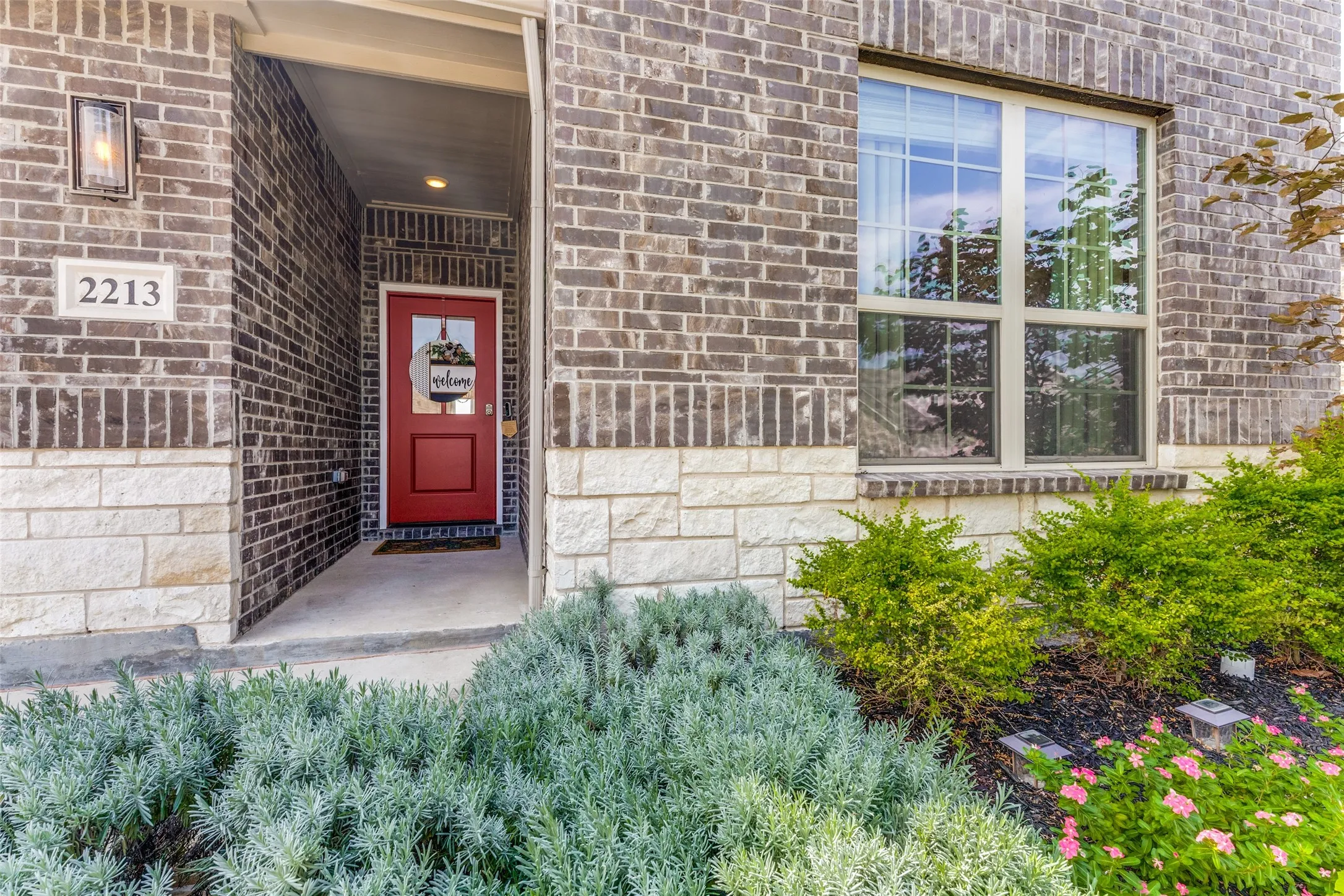 Single Family Residence For Sale in Tarrant County , 2213 Lacerta Drive, Haslet, Texas 76052, 4 Bedroom, 3 Bathroom, 3 Garage spaces, 2,766 Sqft, built in 2022, mls#21407944, Real Estate Agent in Haslet, Homes For Sale in Tarrant county, Homes For Sale in Haslet, Realtor in Haslet Texas, Real Estate Brokerage Independent Realty Texas, Luminita Cordes Realtor