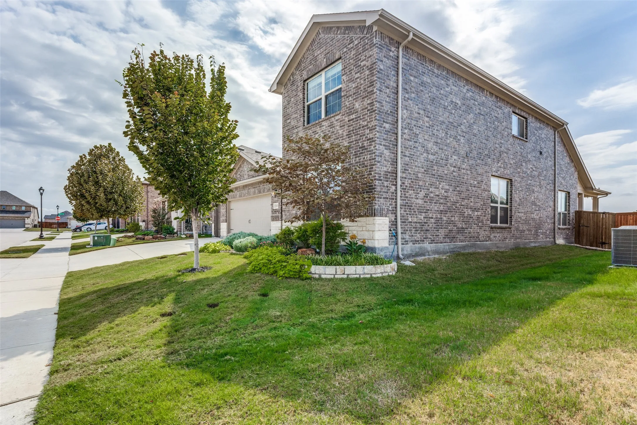Single Family Residence For Sale in Tarrant County , 2213 Lacerta Drive, Haslet, Texas 76052, 4 Bedroom, 3 Bathroom, 3 Garage spaces, 2,766 Sqft, built in 2022, mls#21407944, Real Estate Agent in Haslet, Homes For Sale in Tarrant county, Homes For Sale in Haslet, Realtor in Haslet Texas, Real Estate Brokerage Independent Realty Texas, Luminita Cordes Realtor